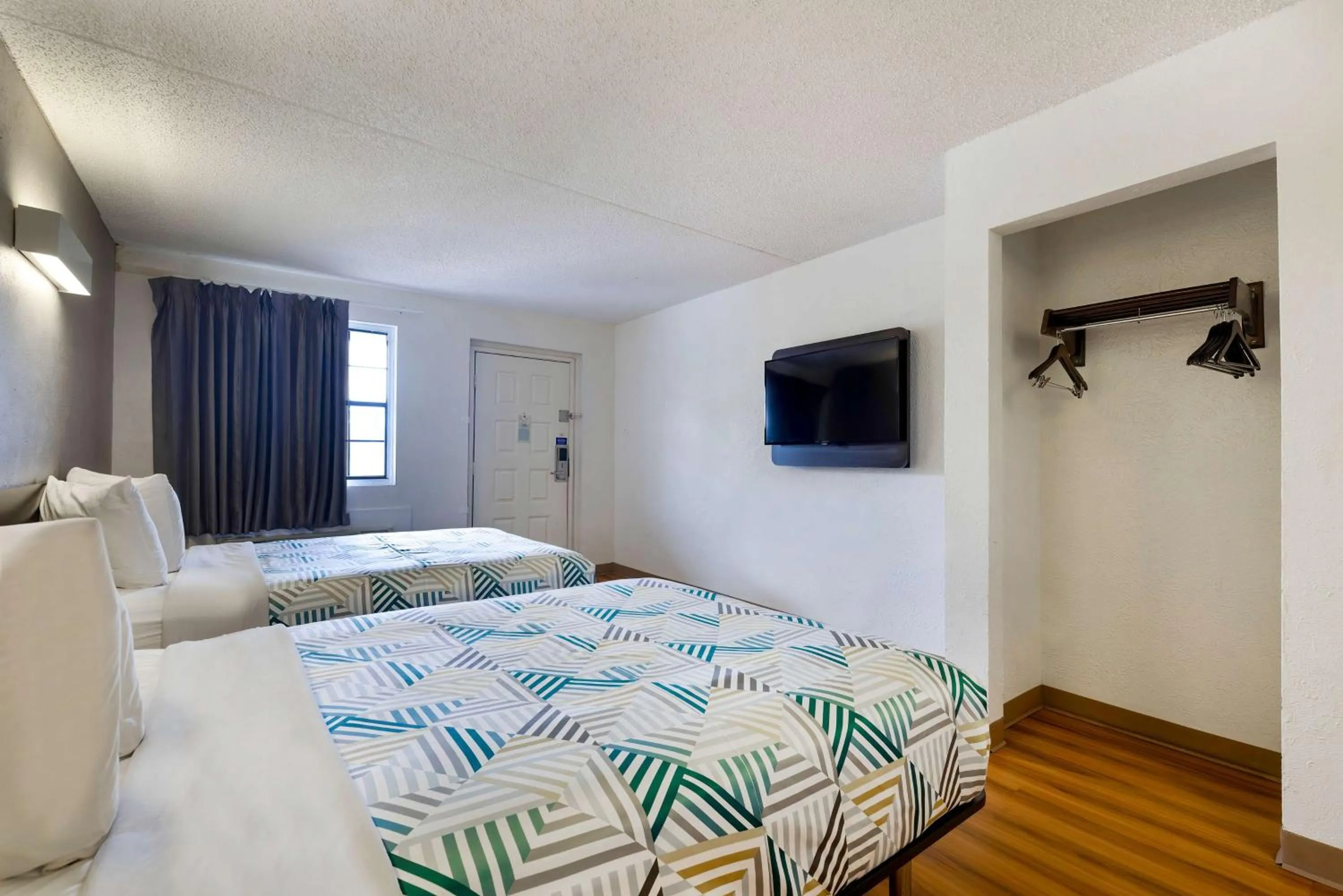 Bedroom, Bed in Motel 6-Beaumont, TX