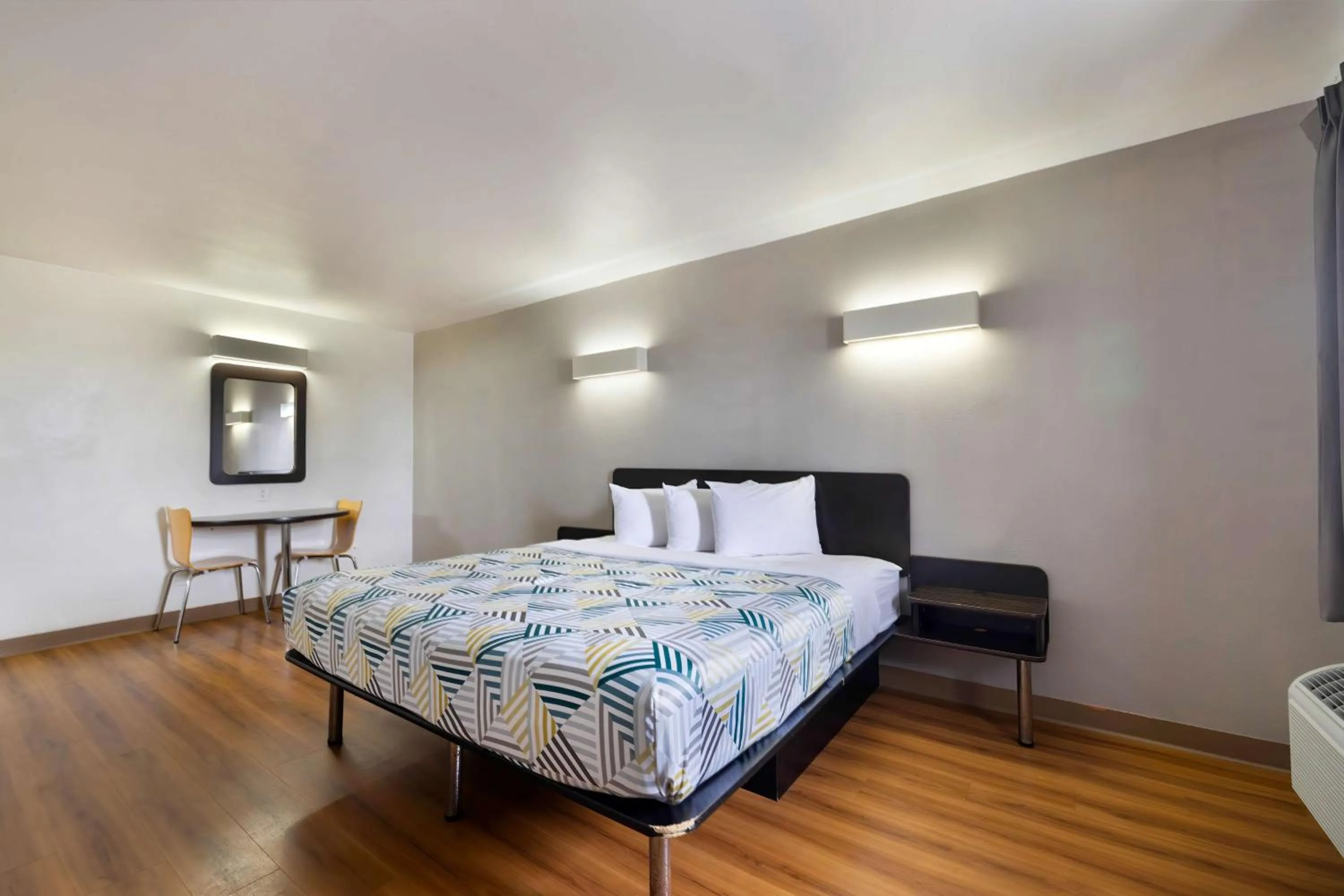 Bedroom, Bed in Motel 6-Beaumont, TX