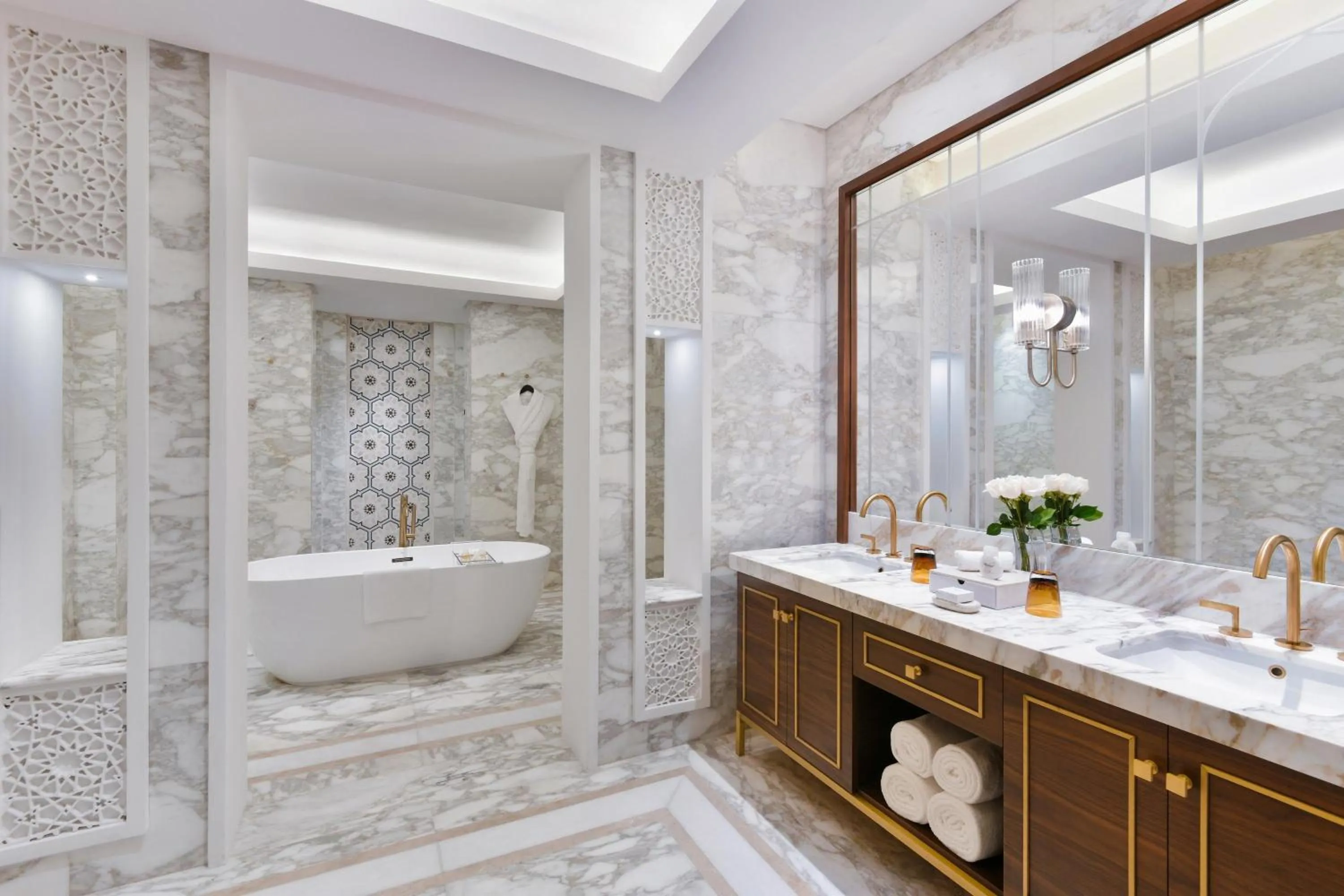 Bathroom in Al Messila, A Luxury Collection Resort & Spa, Doha