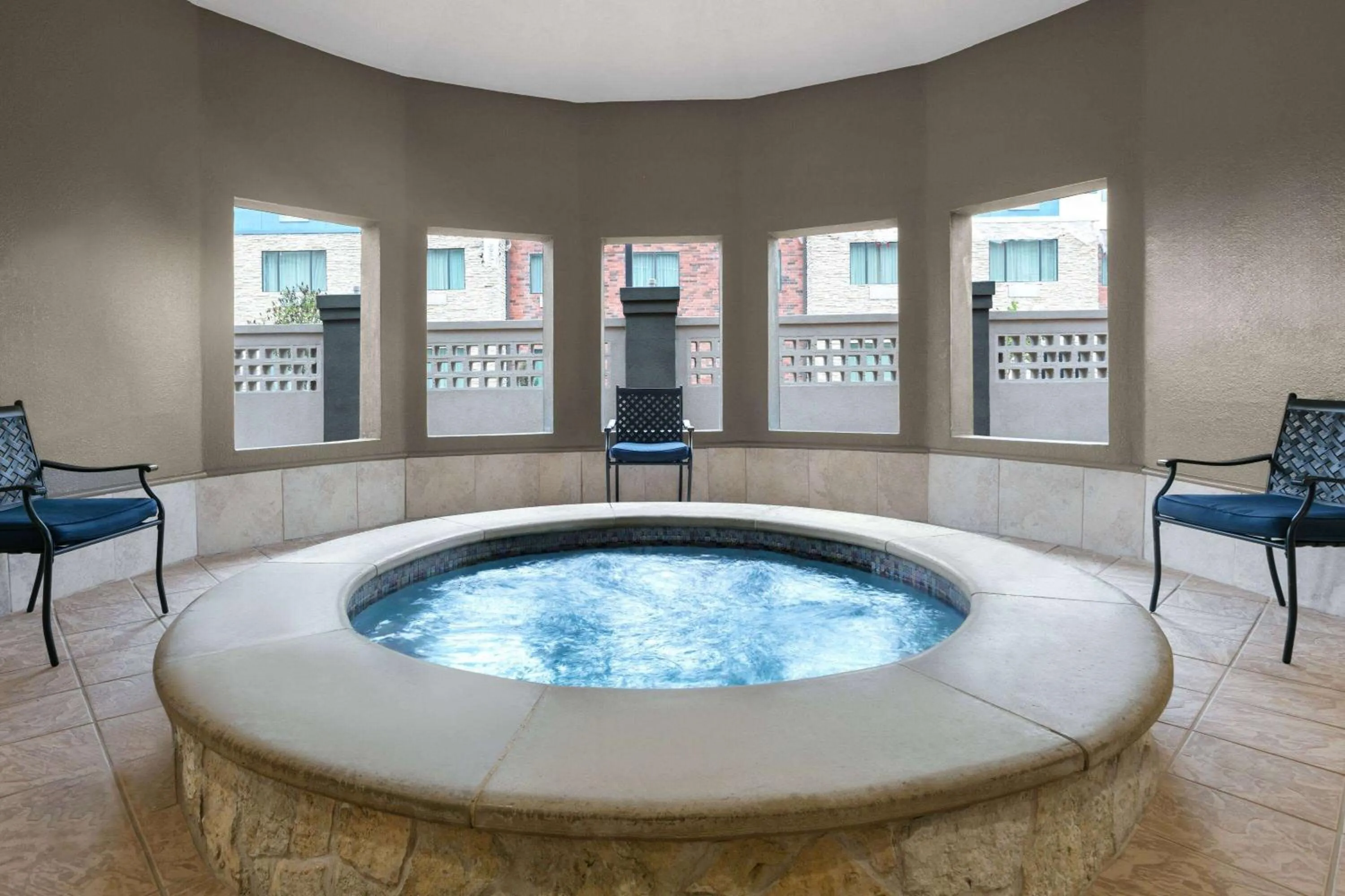 Hot Tub in La Quinta by Wyndham Belton - Temple South