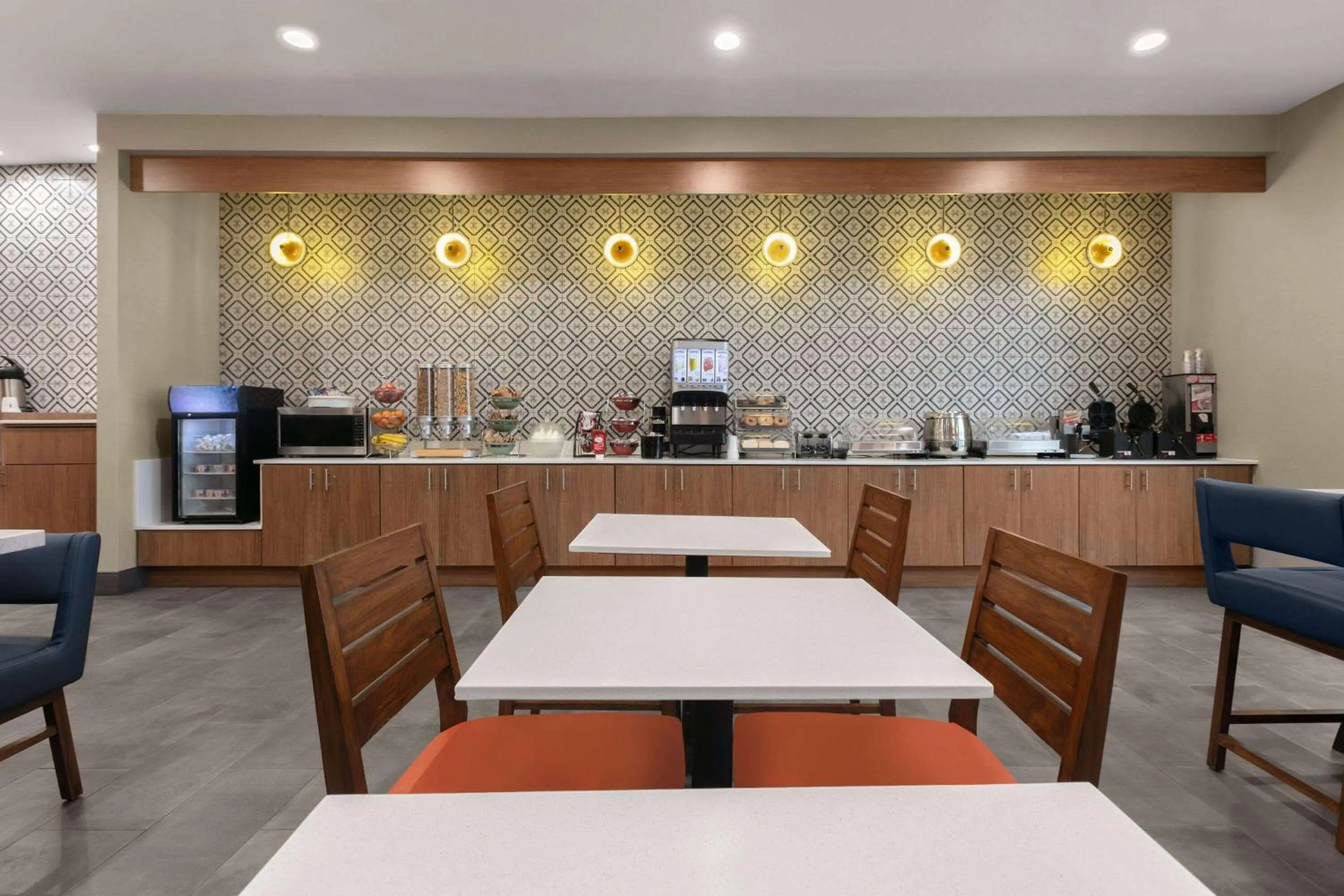 Breakfast in La Quinta by Wyndham Belton - Temple South