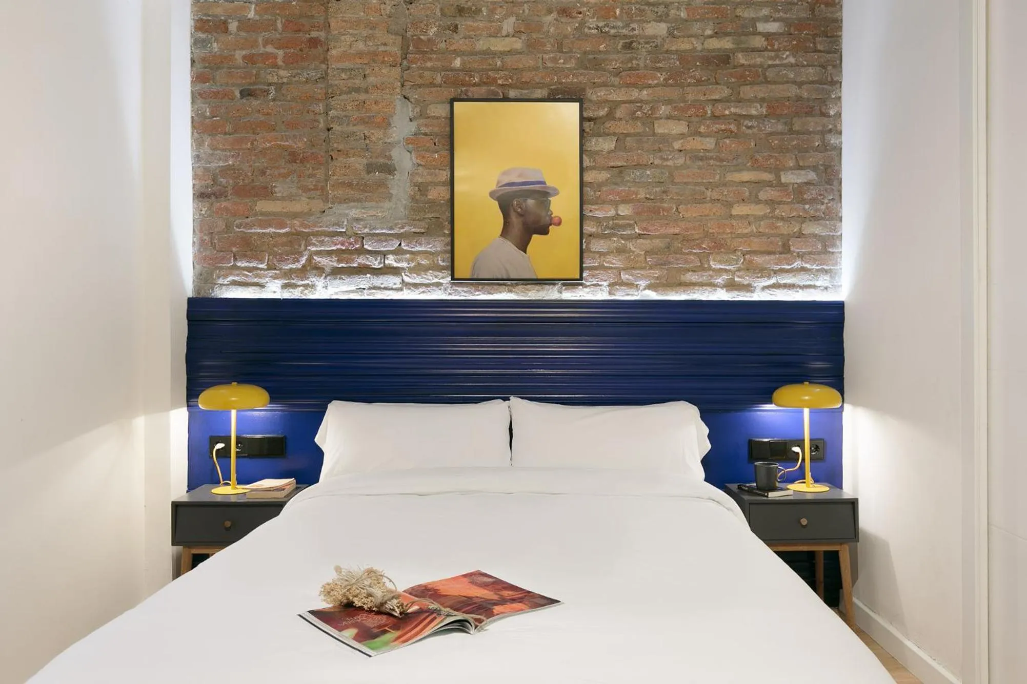 Bedroom, Bed in Arte Suites by Olala Homes