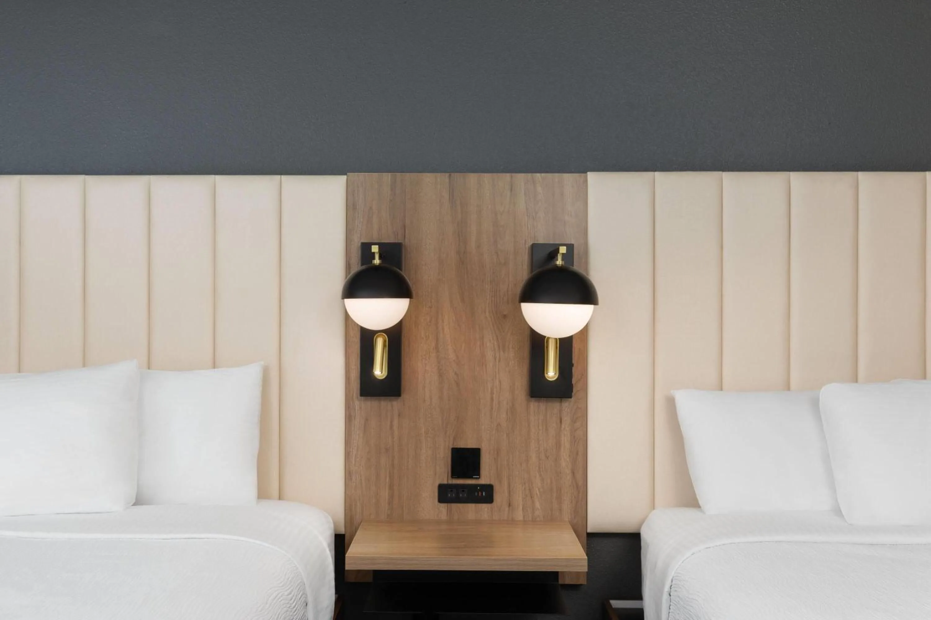 Photo of the whole room, Bed in La Quinta by Wyndham Springdale