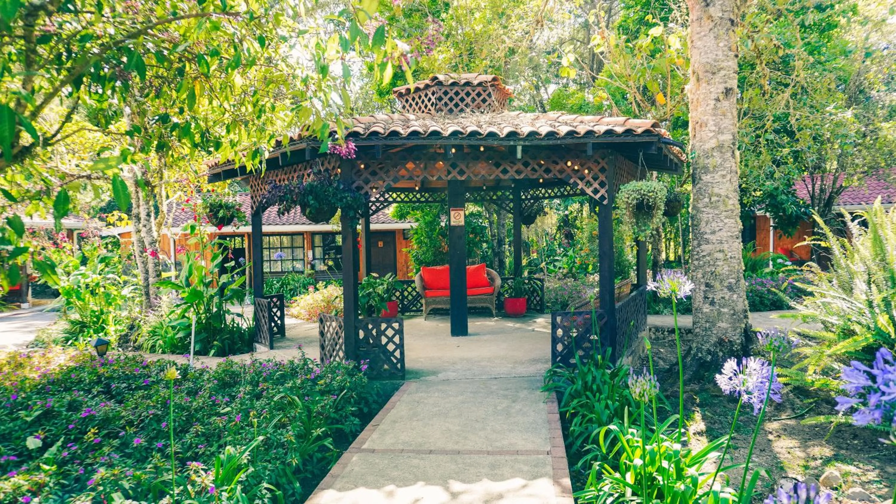 Garden in Hotel de Montaña Suria