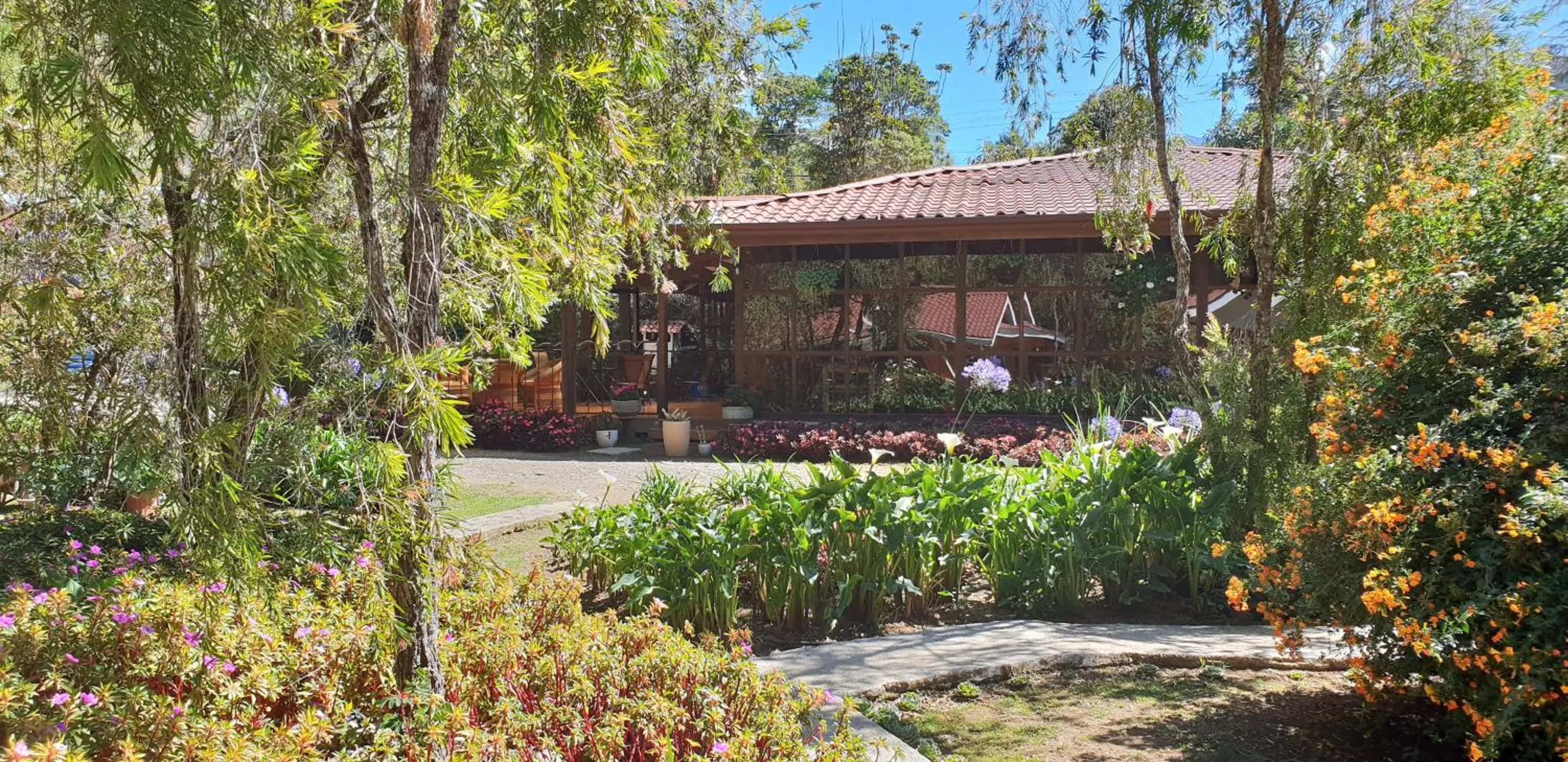 Patio in Hotel de Montaña Suria