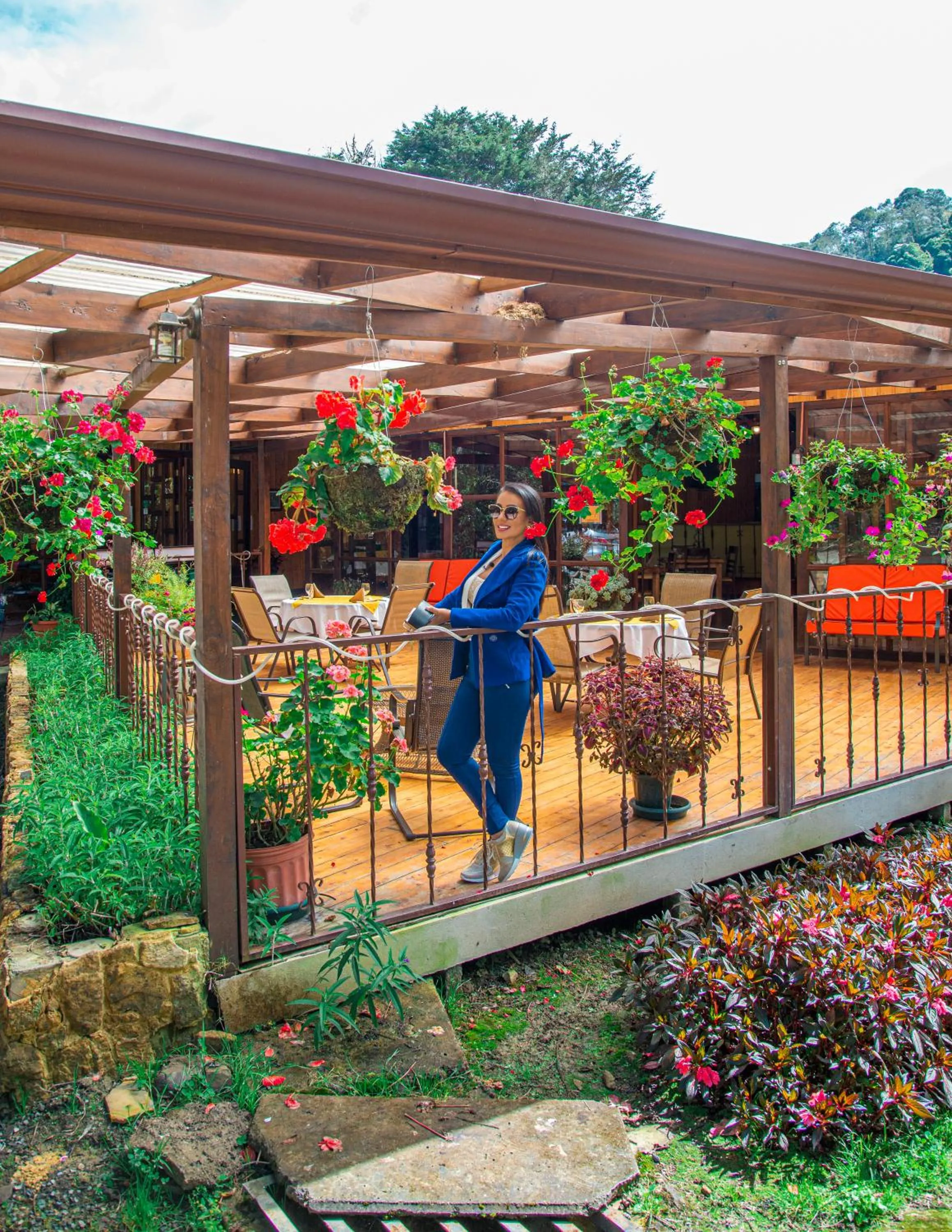 Restaurant/places to eat in Hotel de Montaña Suria