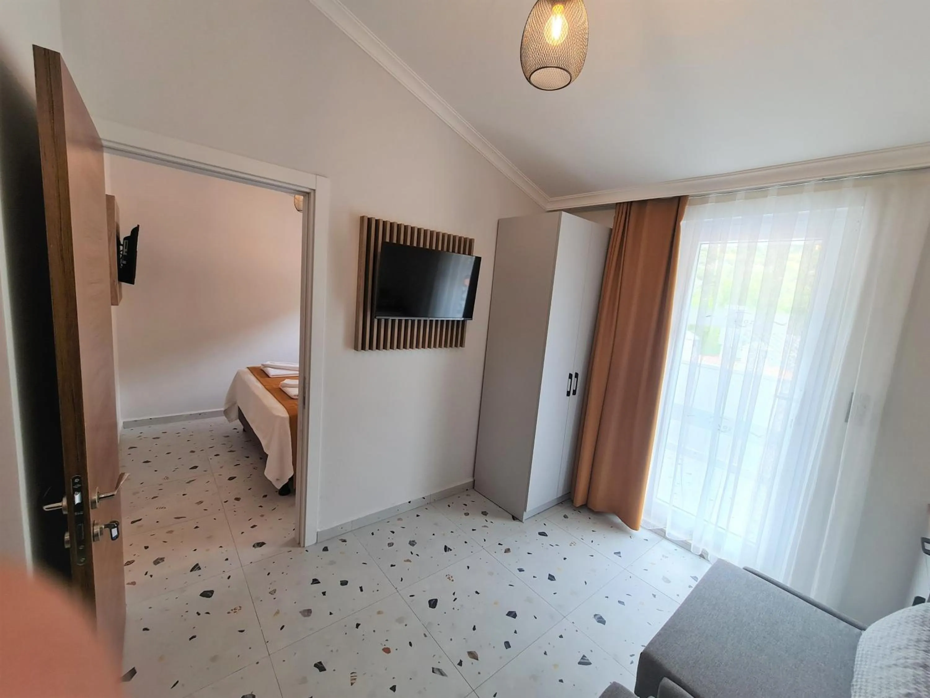 Bedroom, Bed in Tonoz Beach Hotel