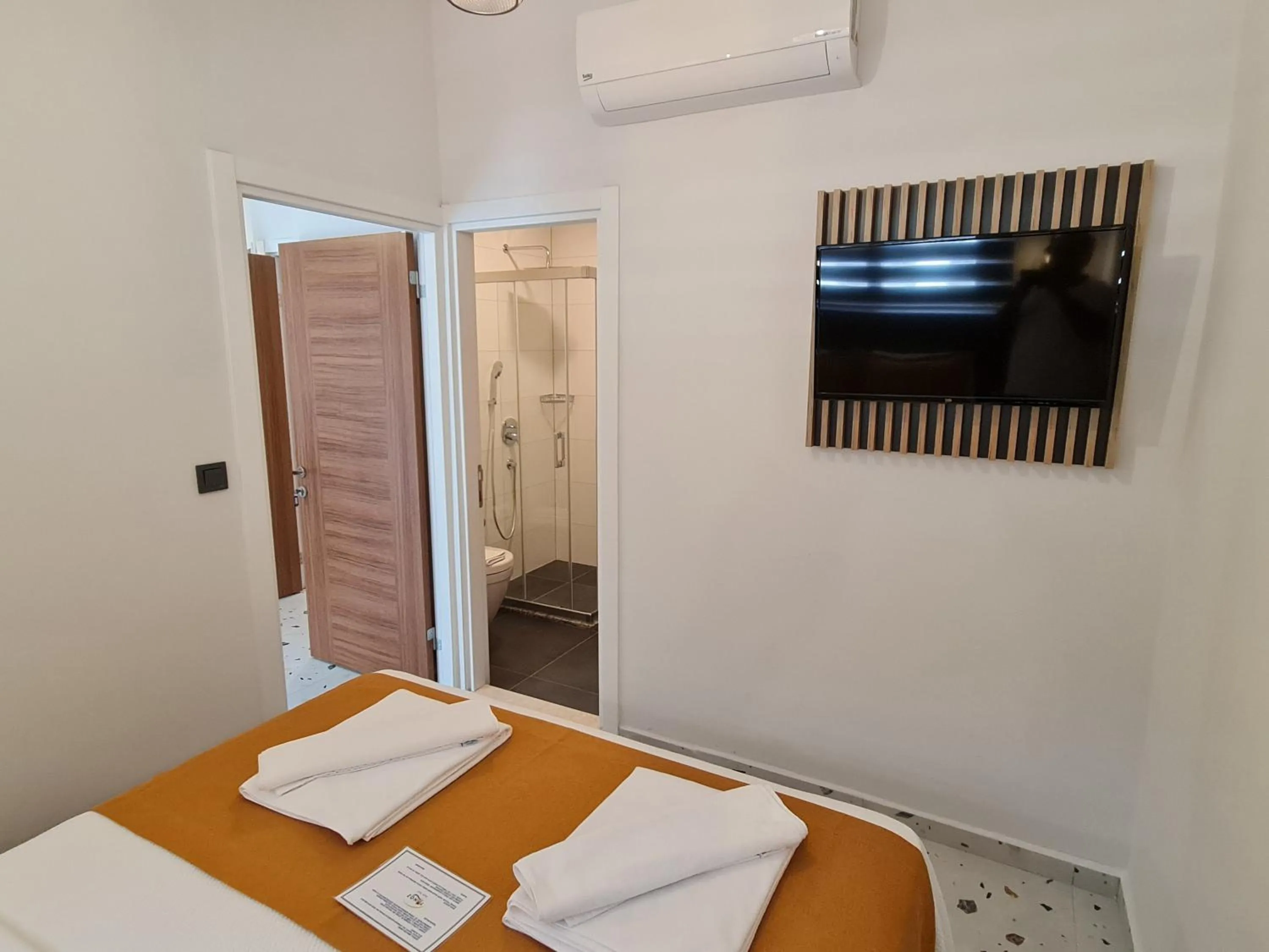 Bedroom, Bed in Tonoz Beach Hotel