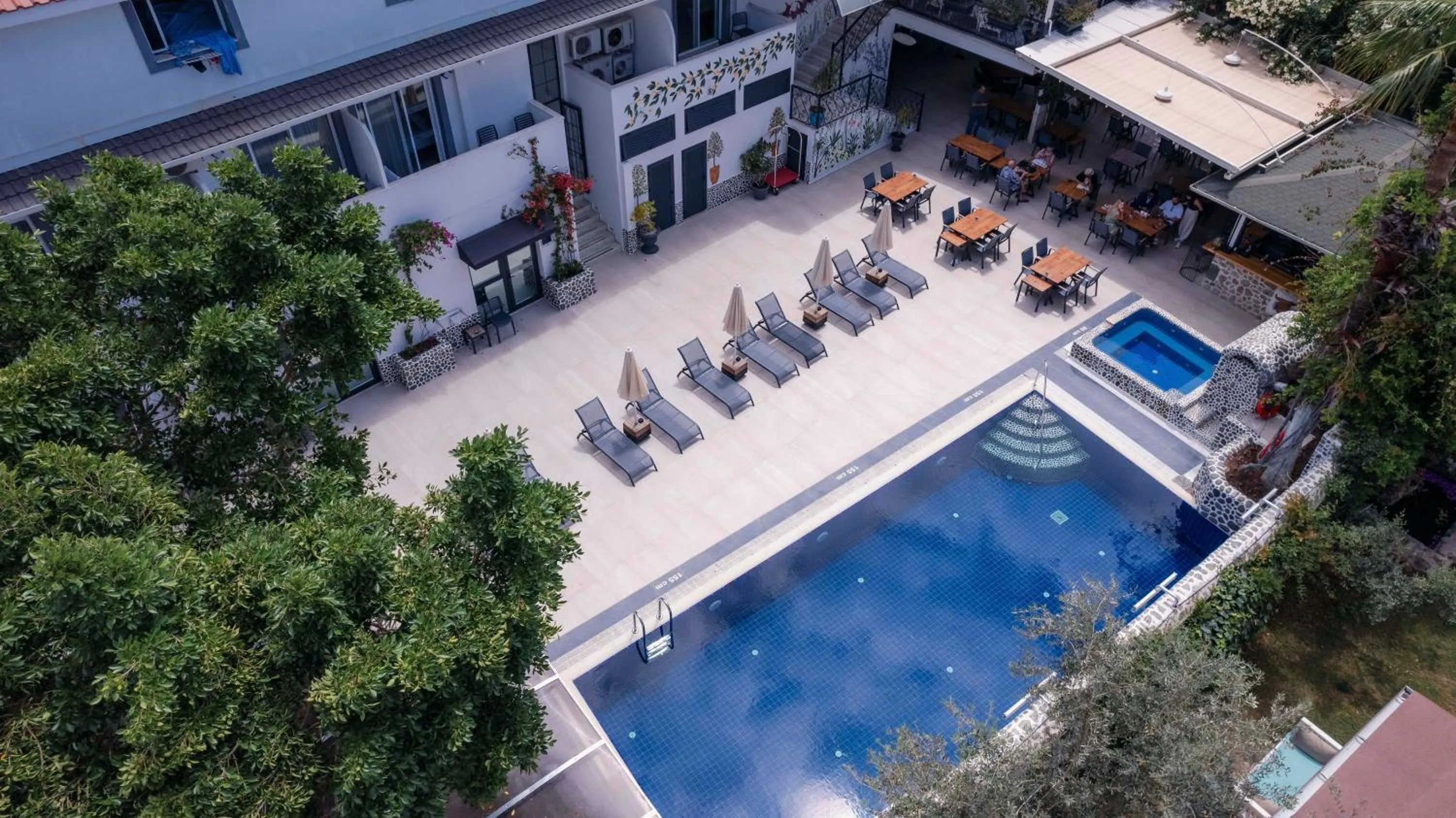 Swimming pool in Tonoz Beach Hotel