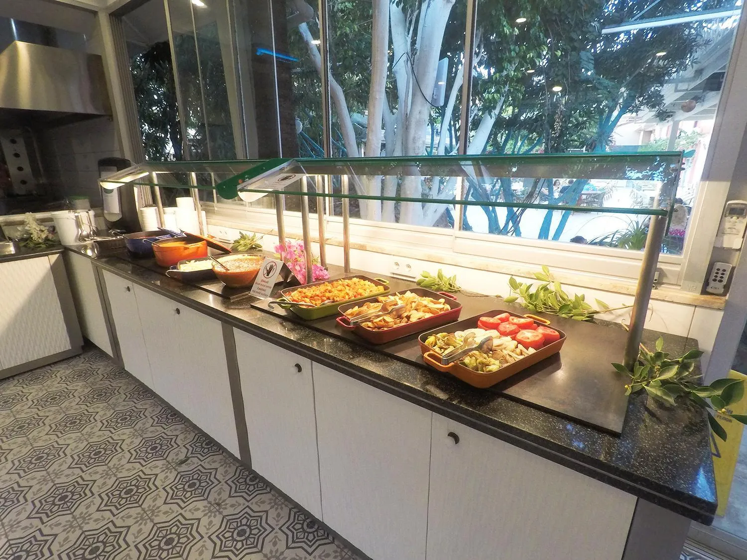 Dinner in Tonoz Beach Hotel