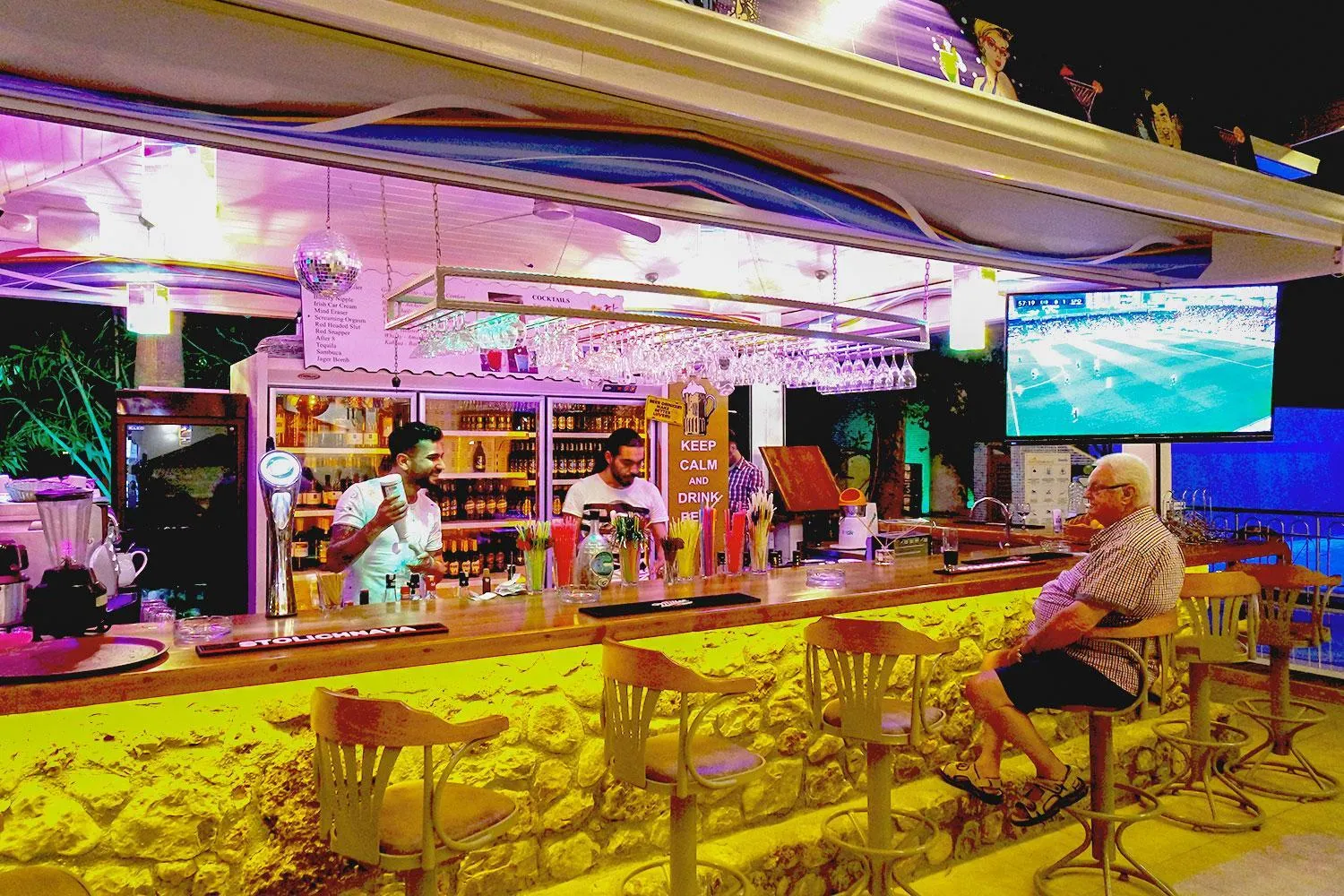Lounge or bar in Tonoz Beach Hotel