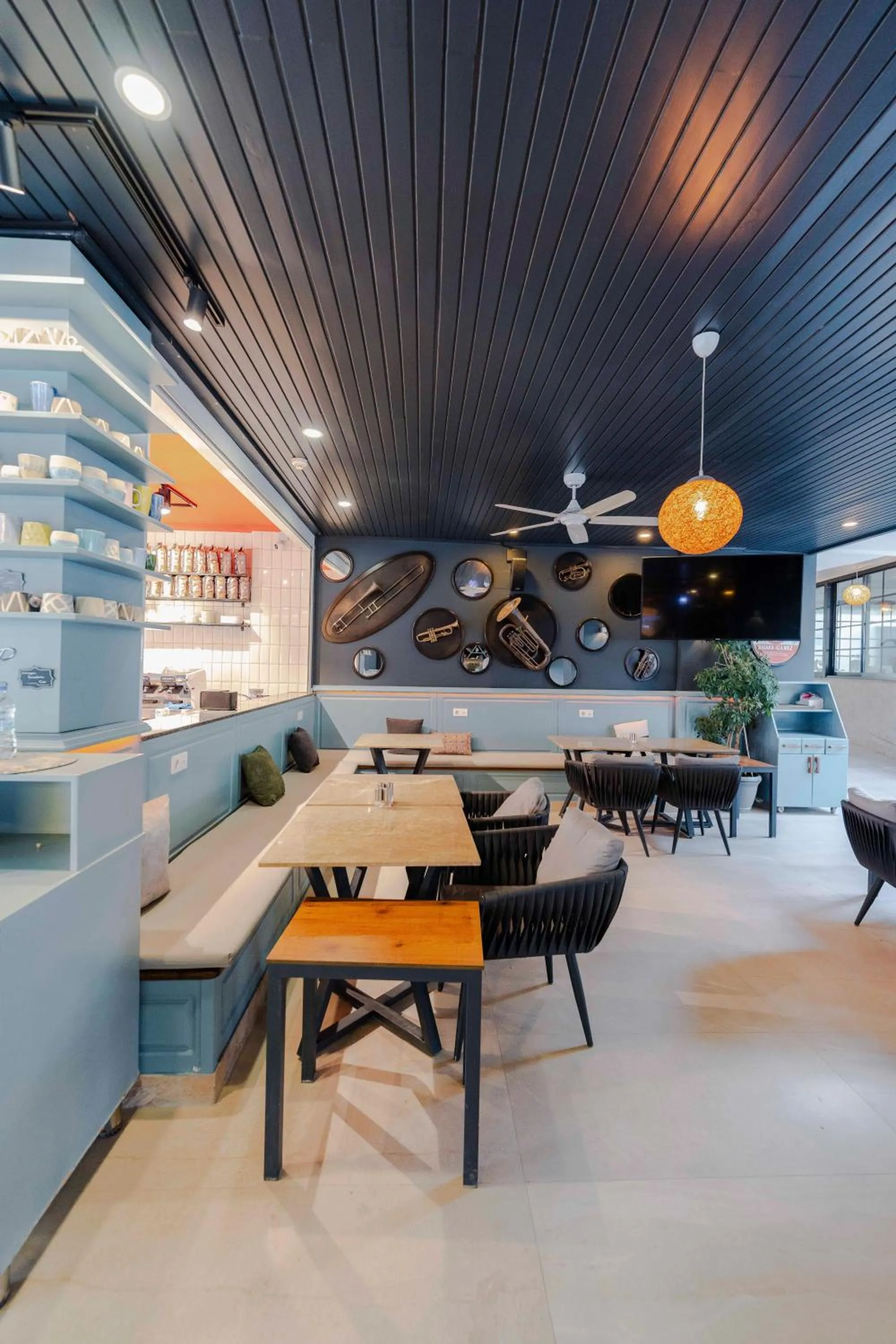 Restaurant/places to eat in Tonoz Beach Hotel