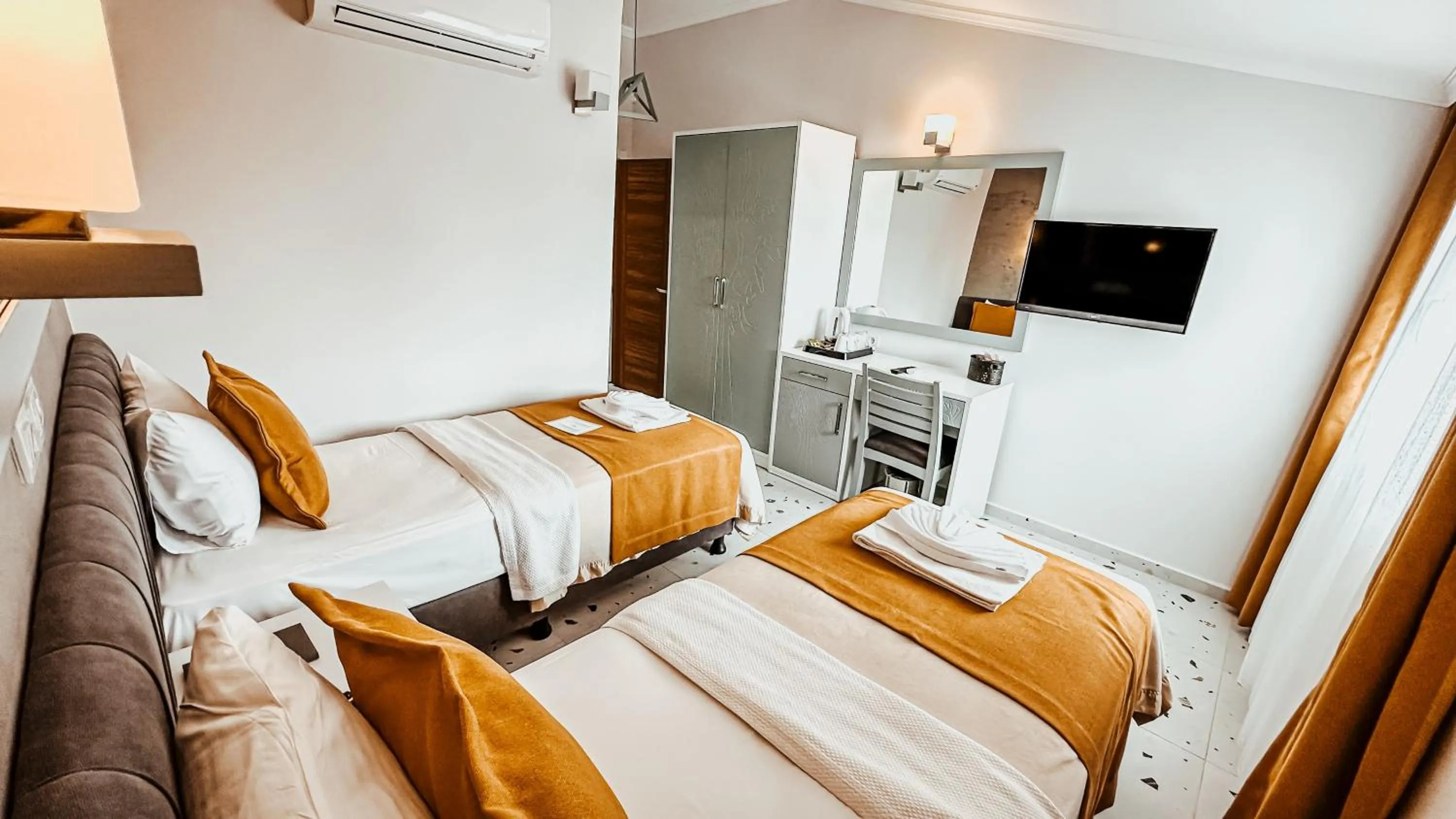 Bedroom, Bed in Tonoz Beach Hotel