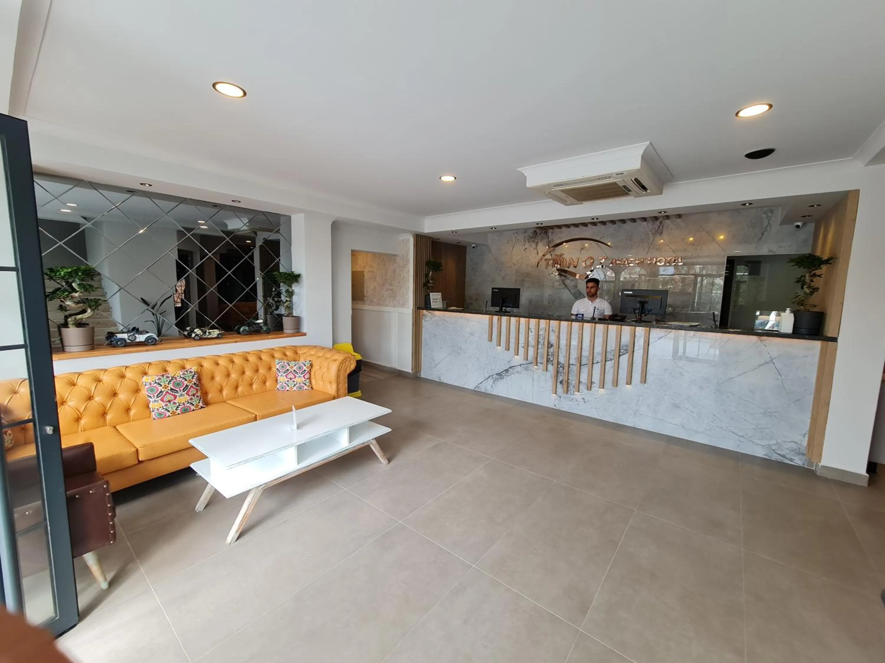 Lobby or reception in Tonoz Beach Hotel