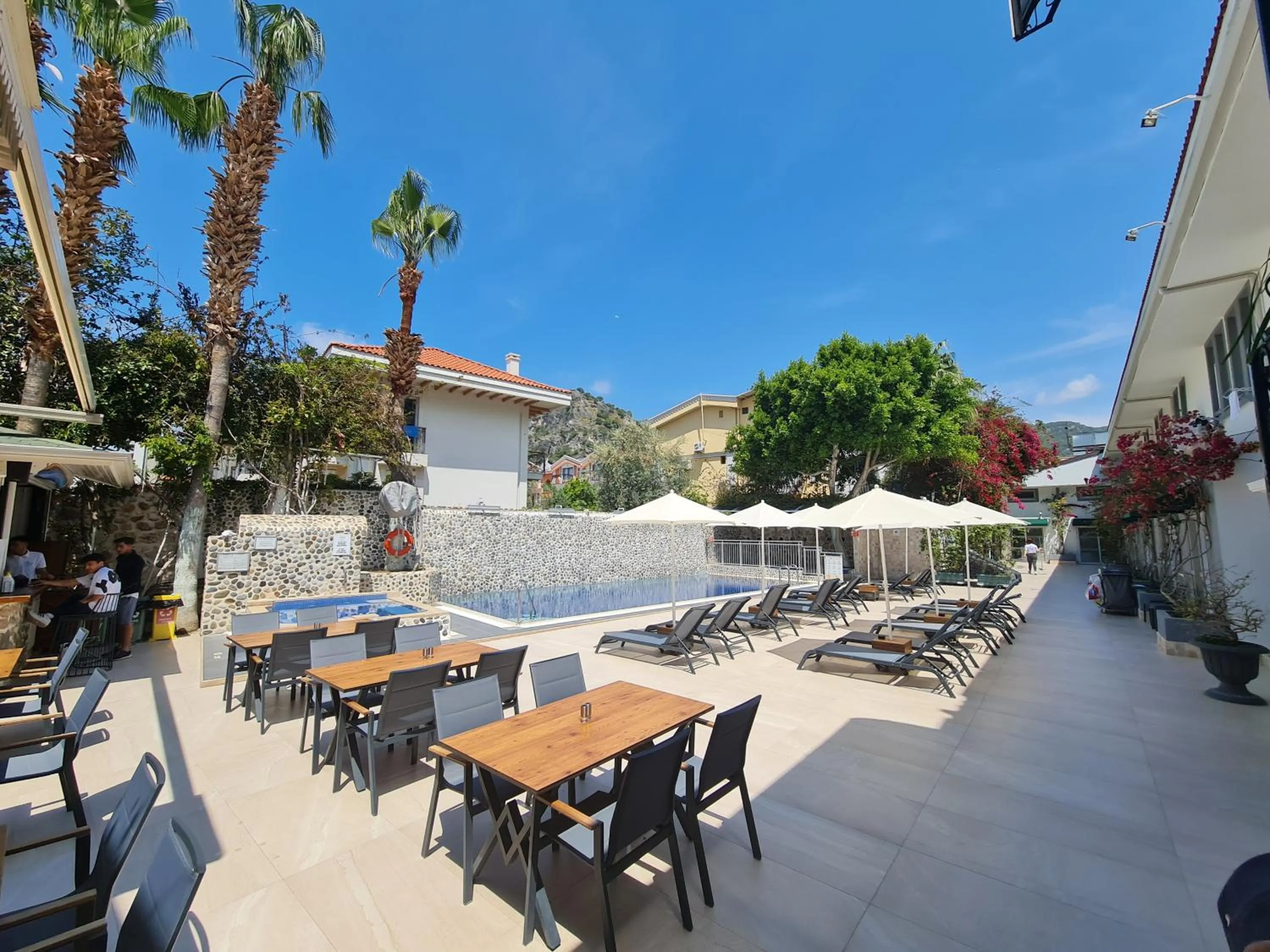 Swimming pool in Tonoz Beach Hotel