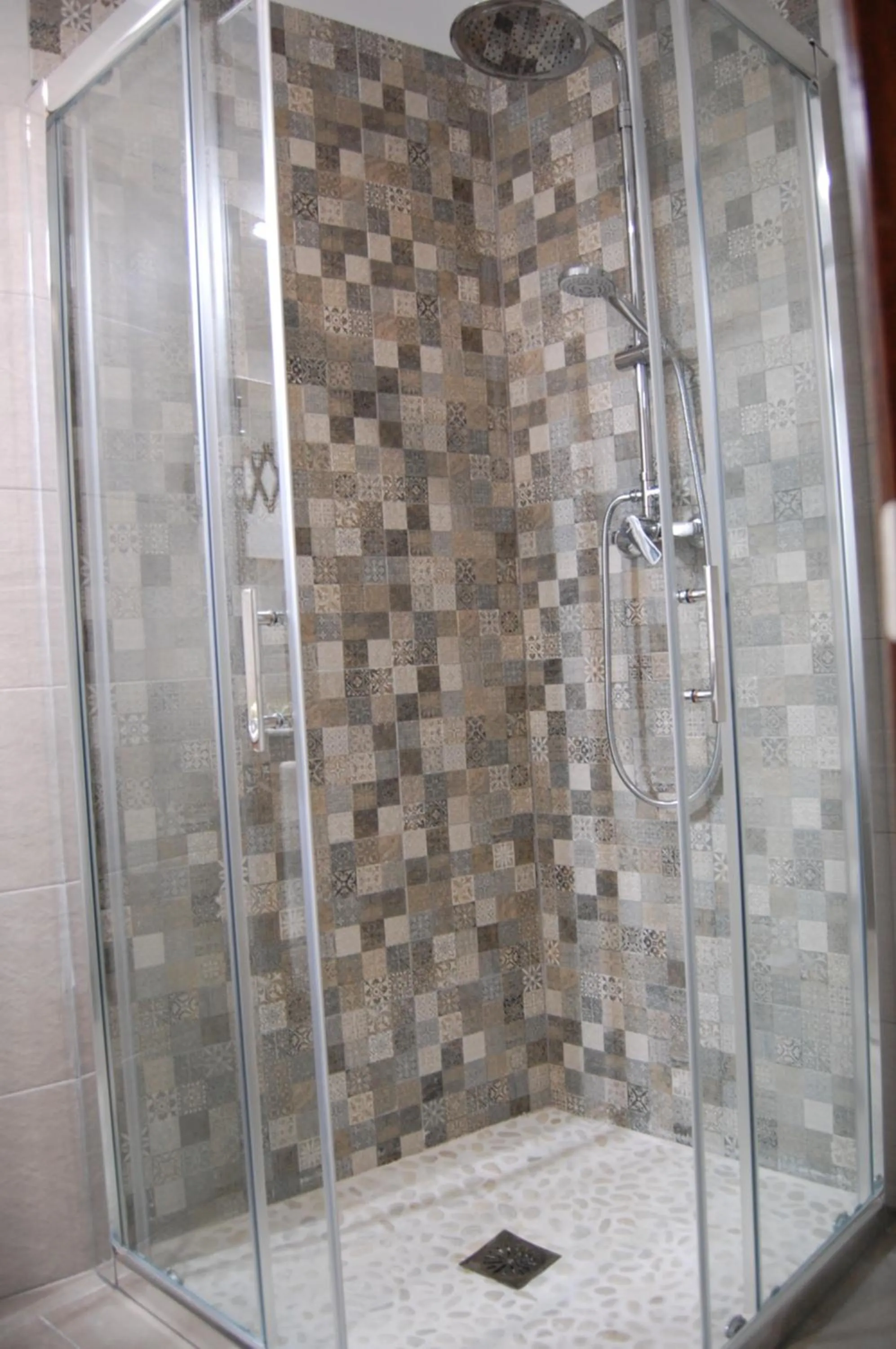 Shower in ALHAJAS DE CORDOBA