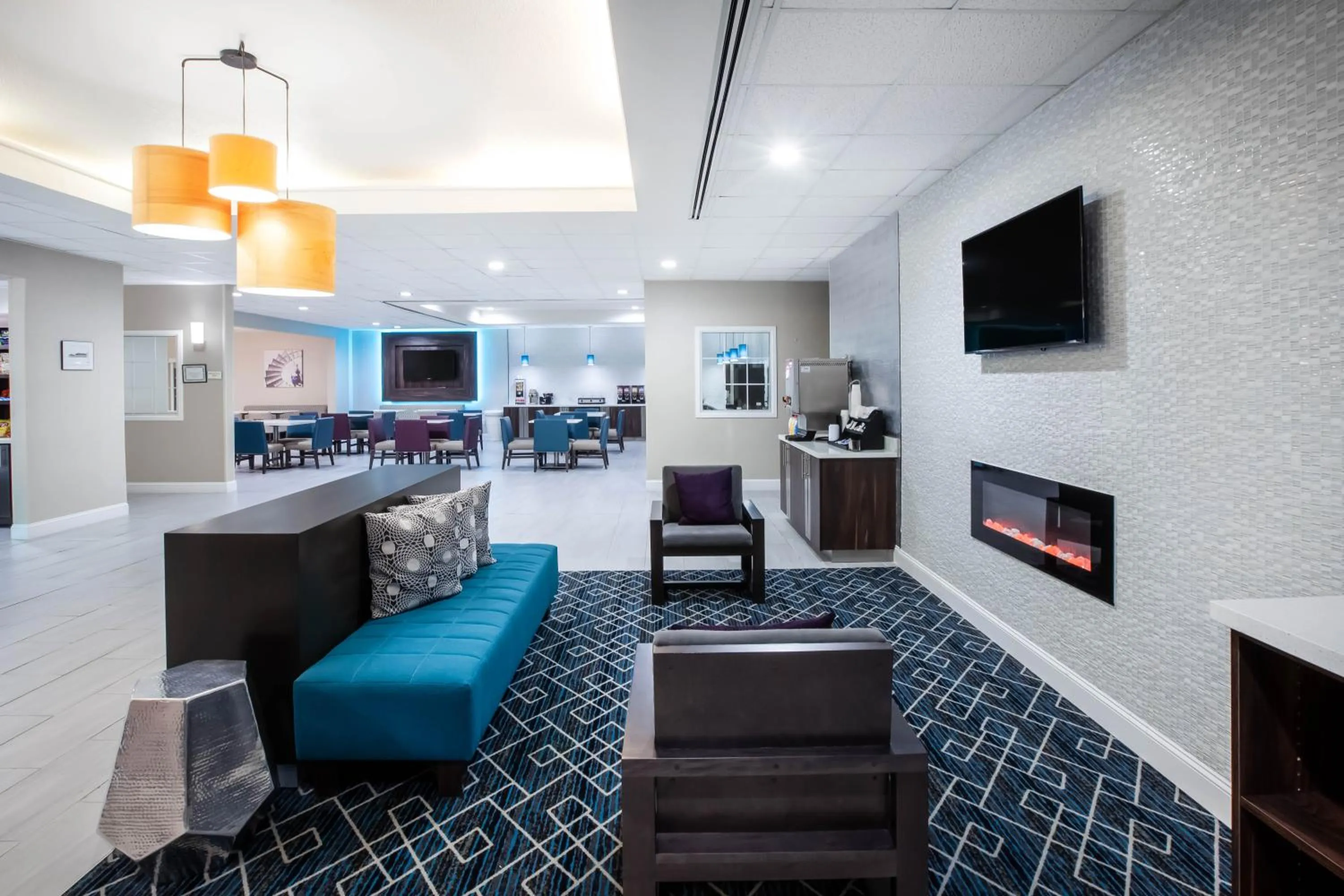 Lobby or reception in La Quinta by Wyndham Lubbock North