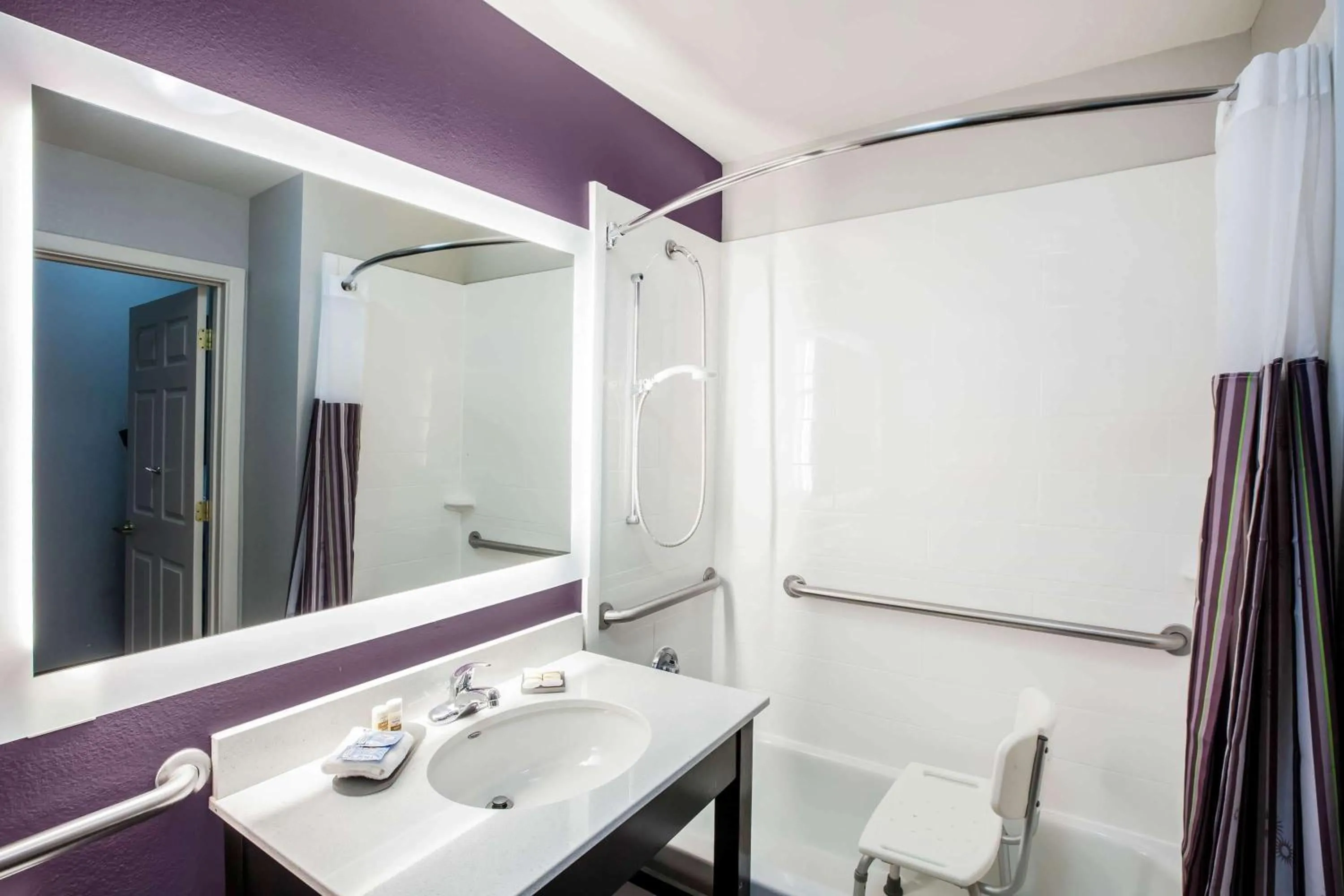 Bathroom in La Quinta by Wyndham Lubbock North