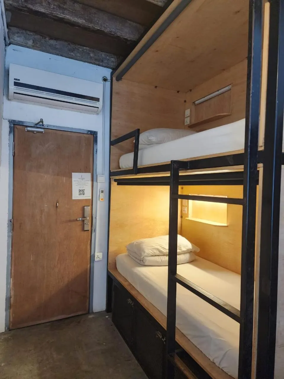 Photo of the whole room, Bed in Mingle Highstreet - CoWorking Hub