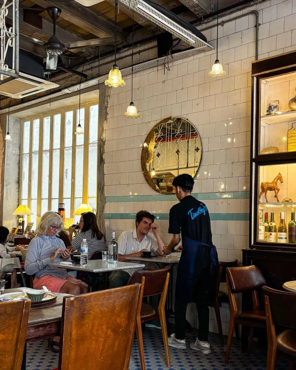 Restaurant/places to eat in Mingle Highstreet - CoWorking Hub