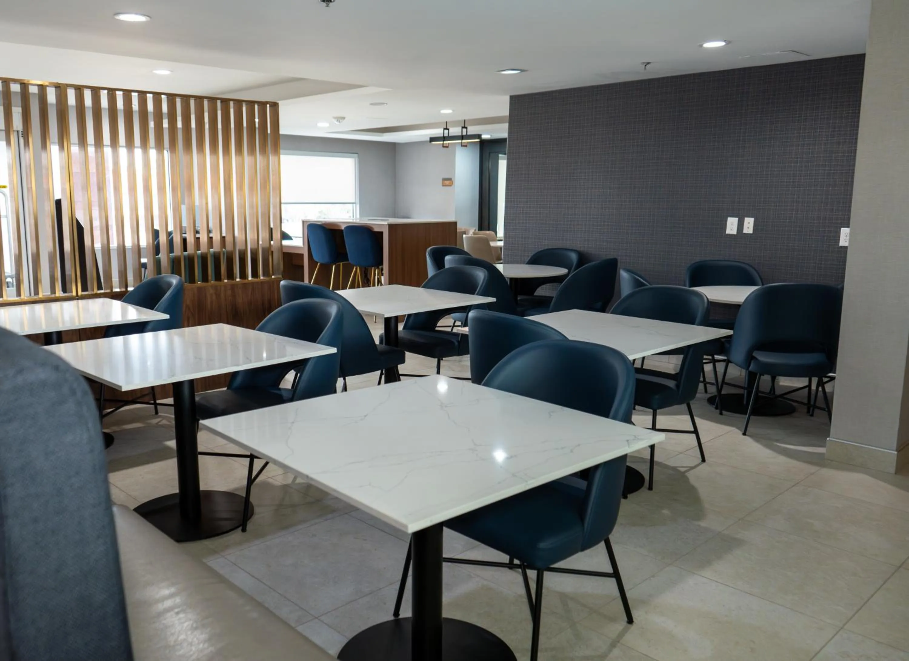 Property building in La Quinta by Wyndham Dallas Mesquite