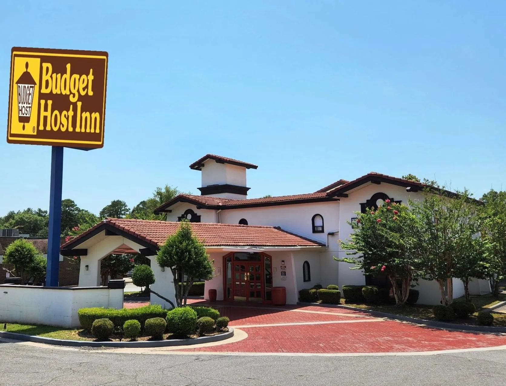 Facade/entrance in Relax Inn West Medical Center