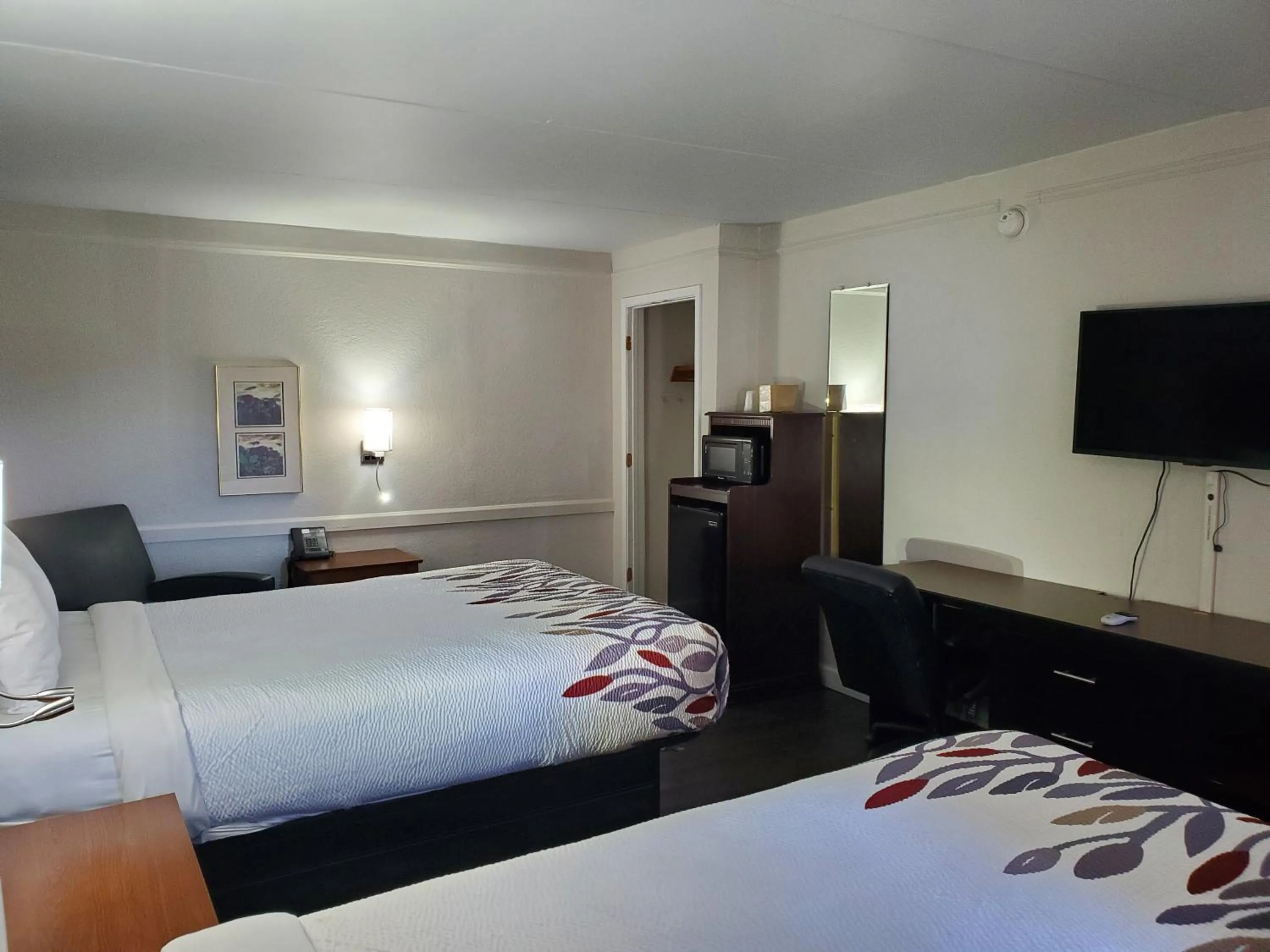 Bed in Relax Inn West Medical Center