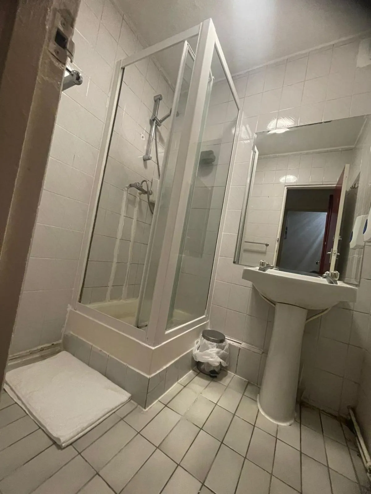 Shower in Manor Hotel