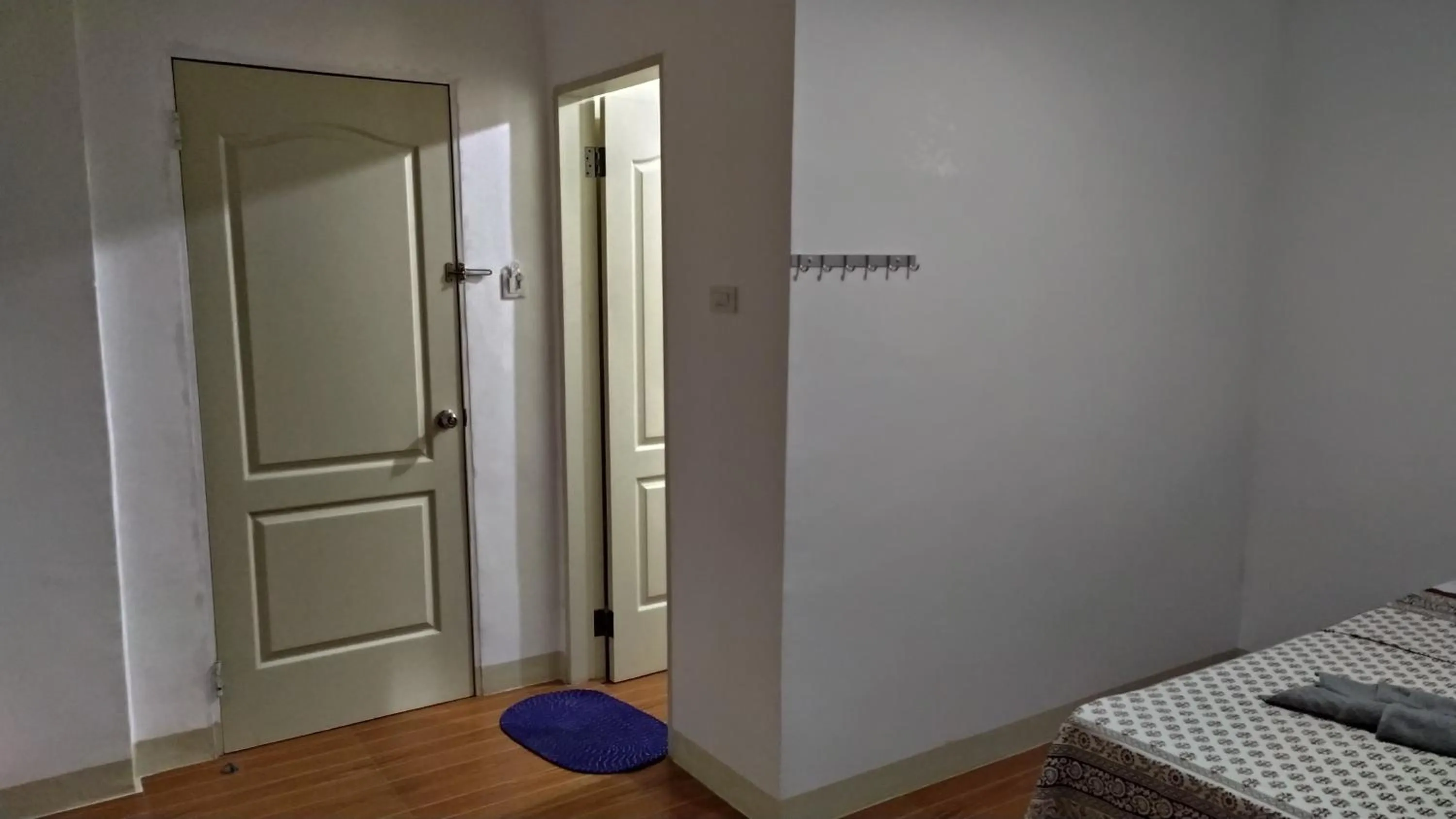 Bed in Hotel Ashoka (Authentic Indian Cuisine)