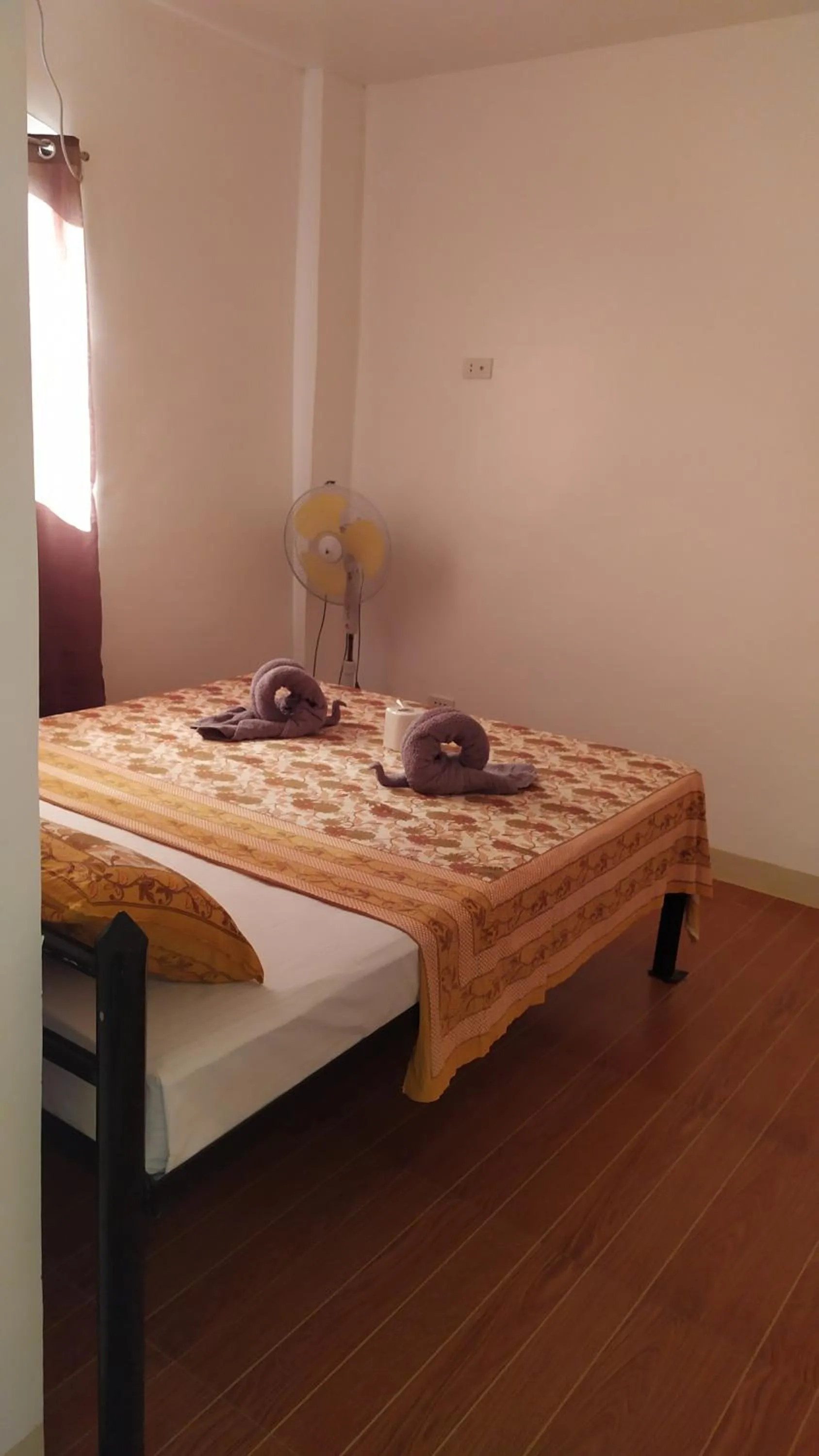 Bed in Hotel Ashoka (Authentic Indian Cuisine)