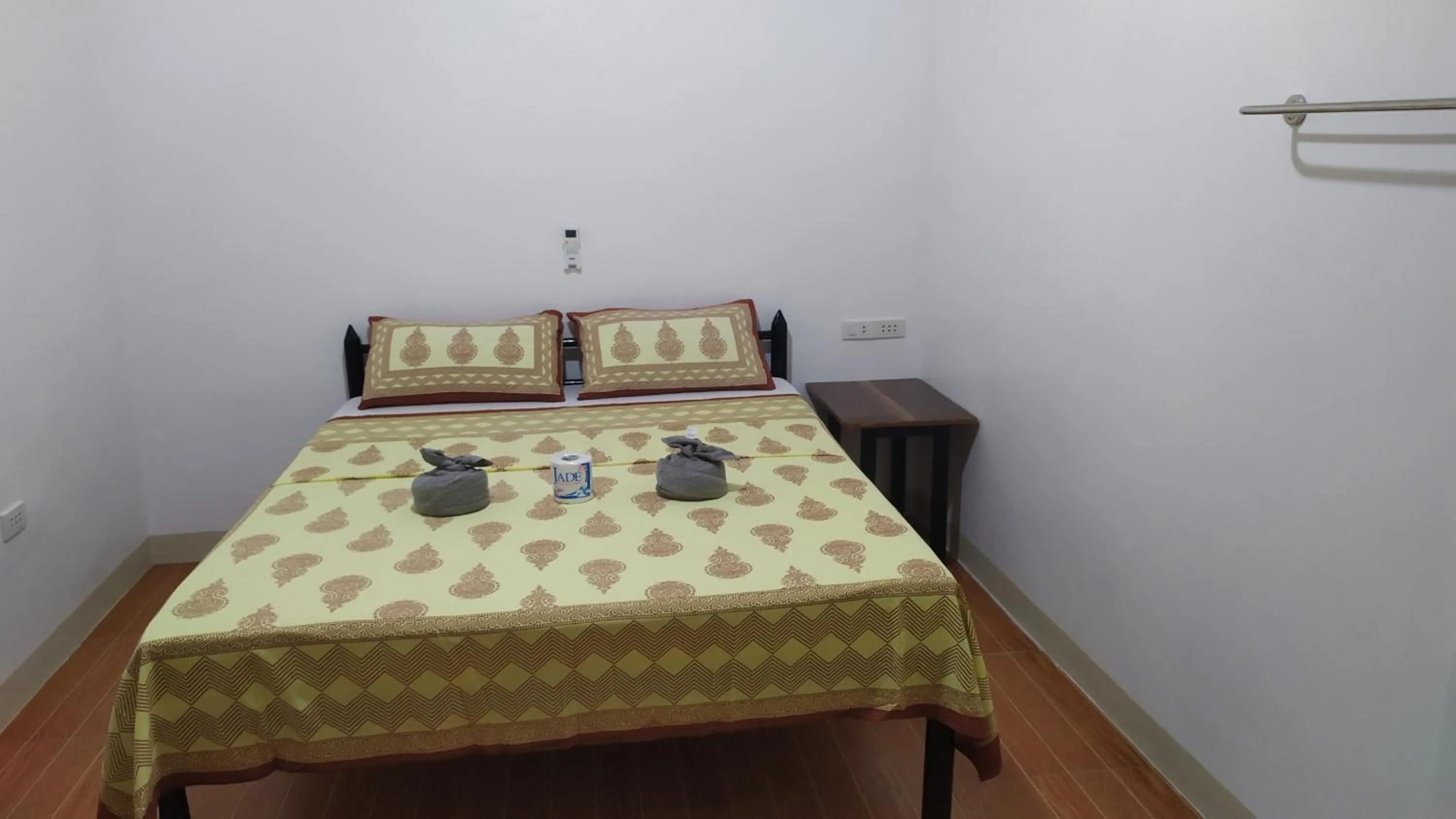 Bed in Hotel Ashoka (Authentic Indian Cuisine)