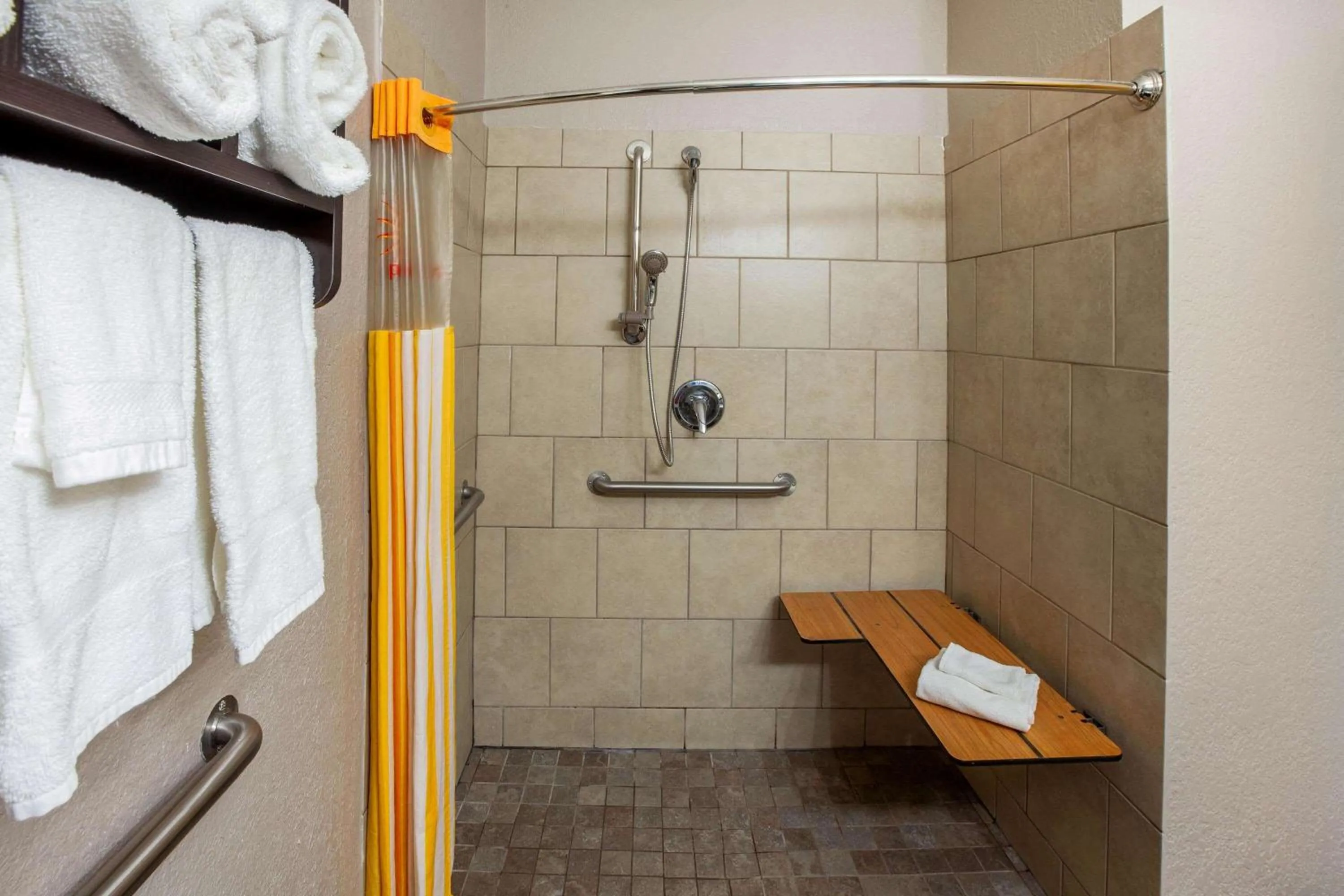 Shower in La Quinta by Wyndham Pasadena