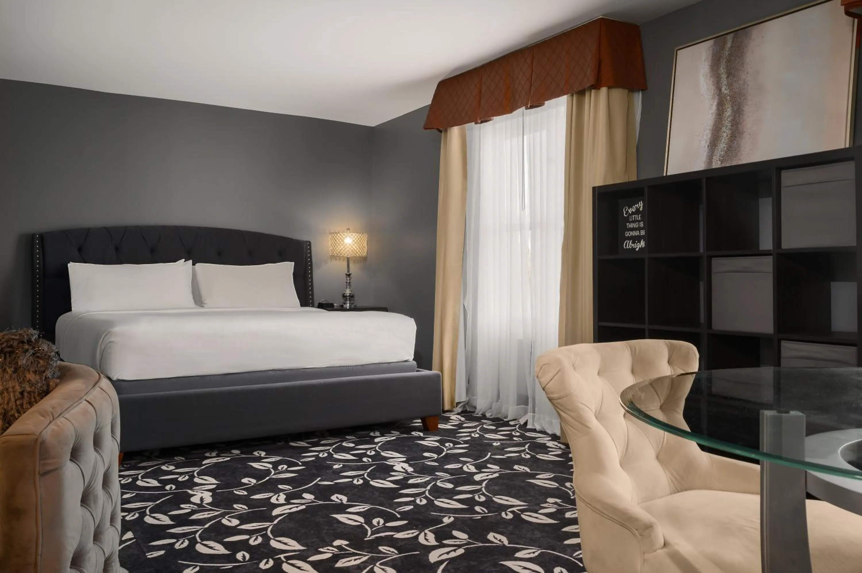 Bed in The Inn On Sheridan