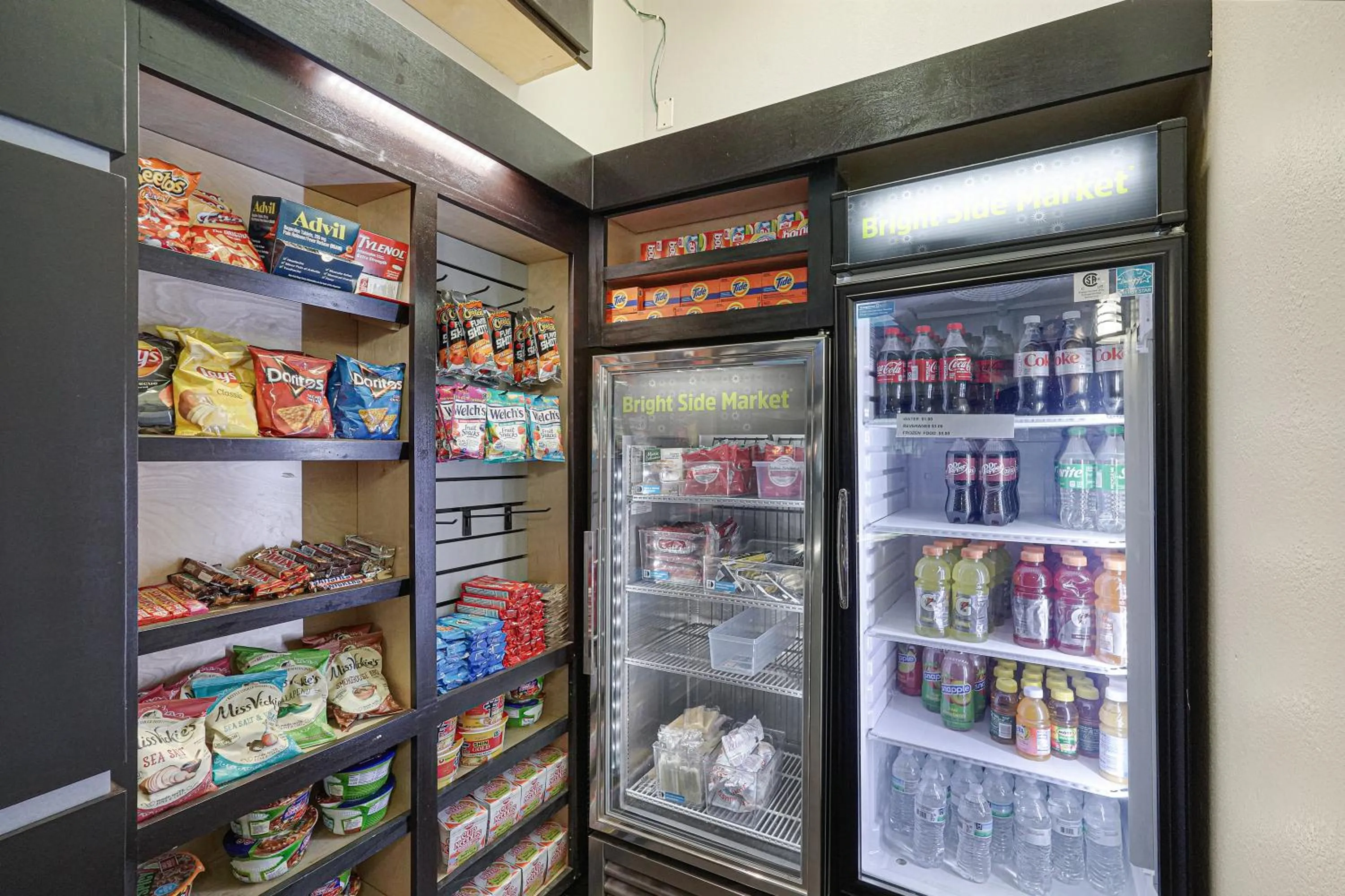 Supermarket/grocery shop in La Quinta by Wyndham Houston Hobby Airport