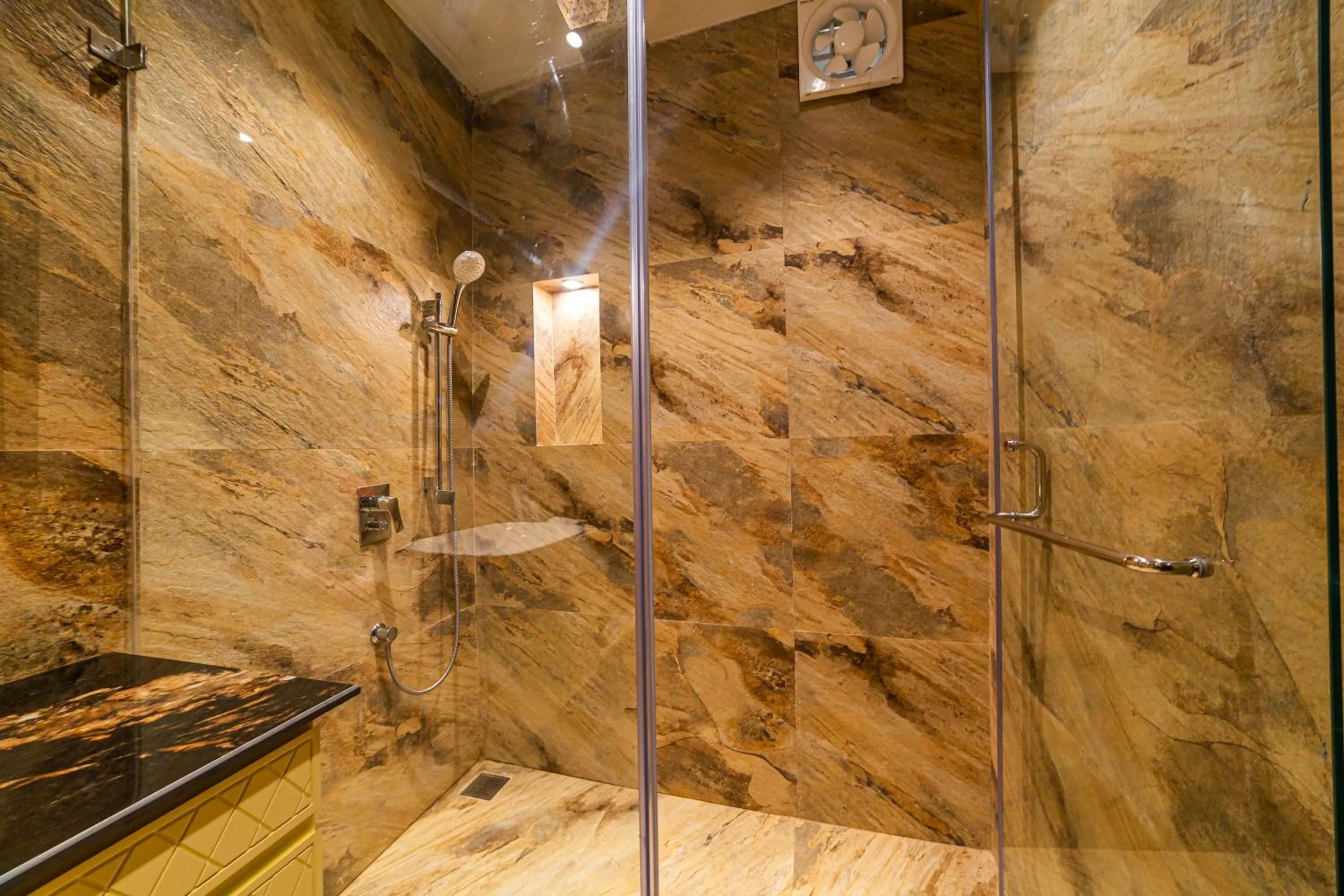 Bathroom in Manu Maharani Resort