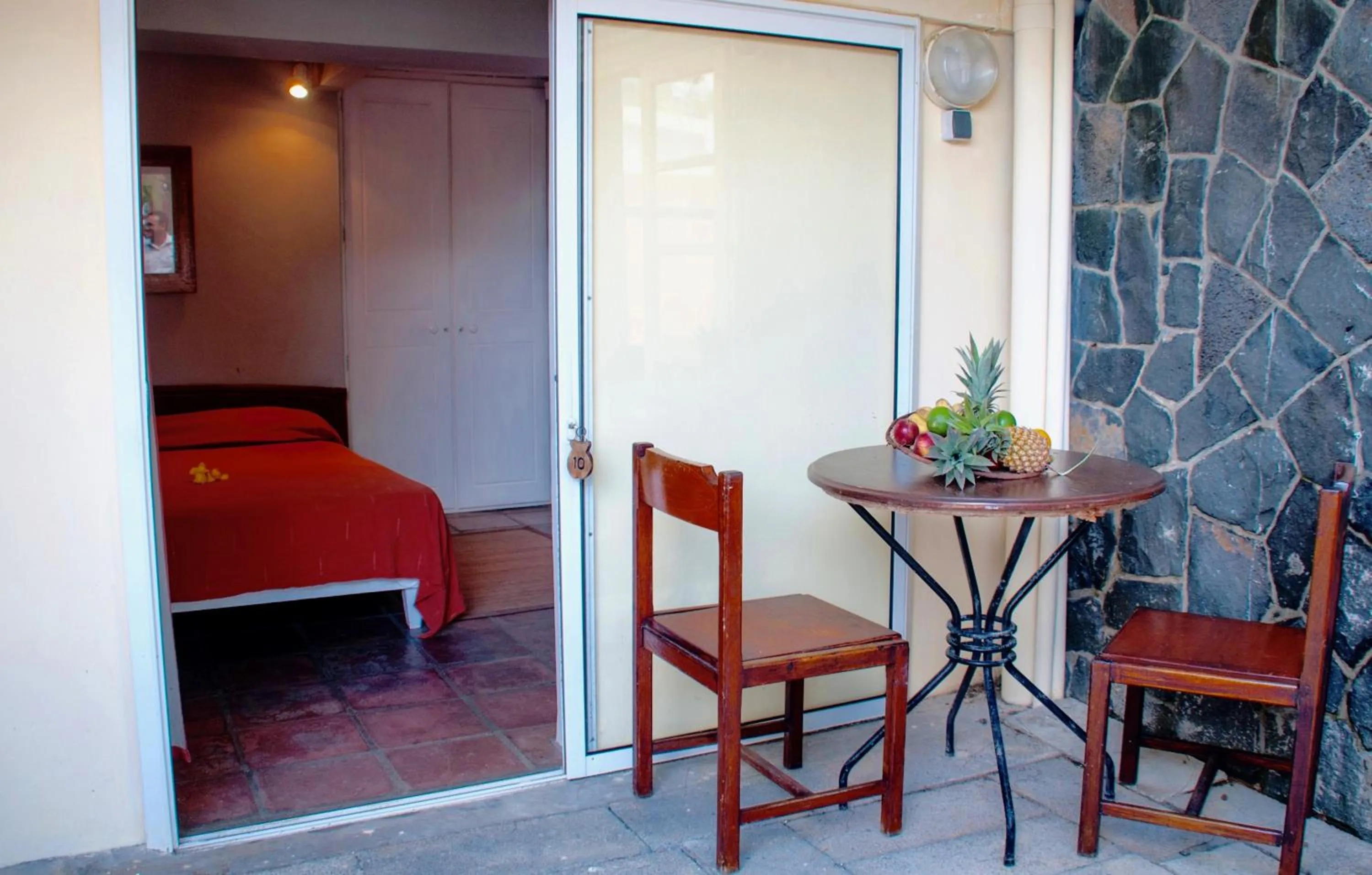 Balcony/Terrace, Bed in Chantauvent Guest House