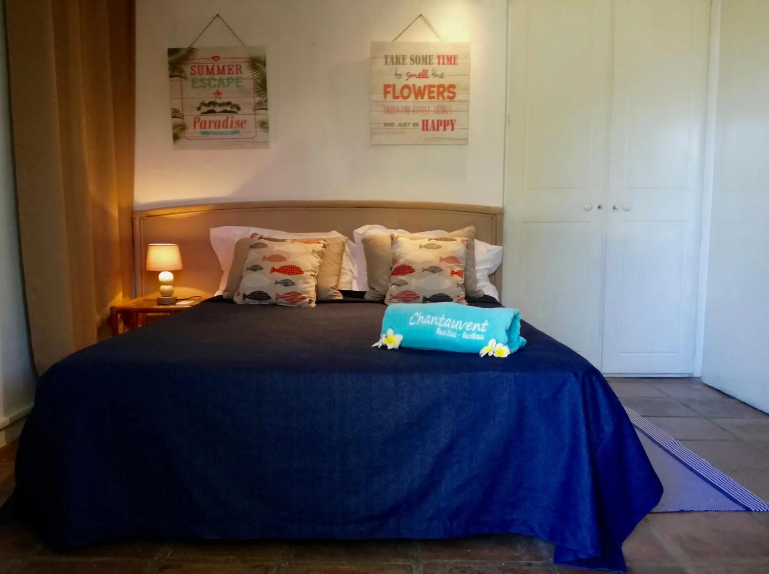 Bedroom, Bed in Chantauvent Guest House