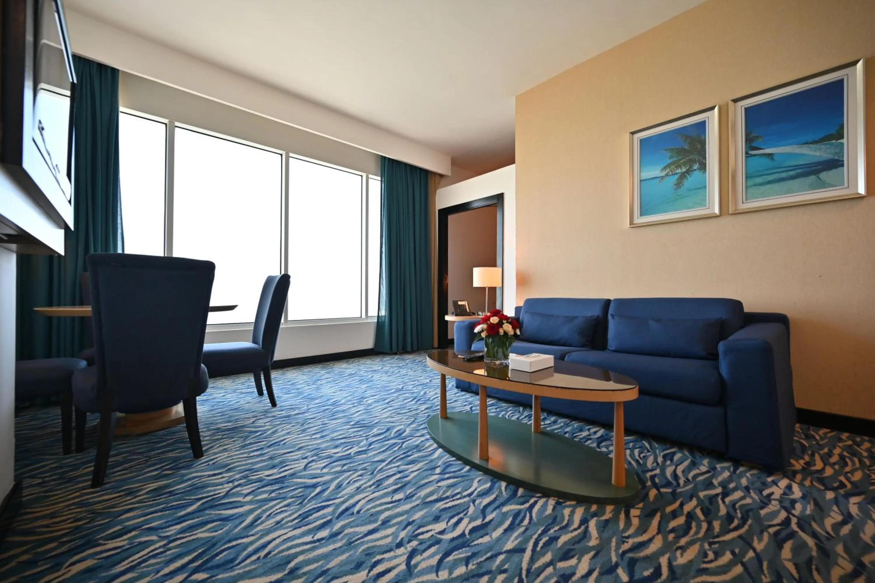 Living room in Harbour Suites Hotel