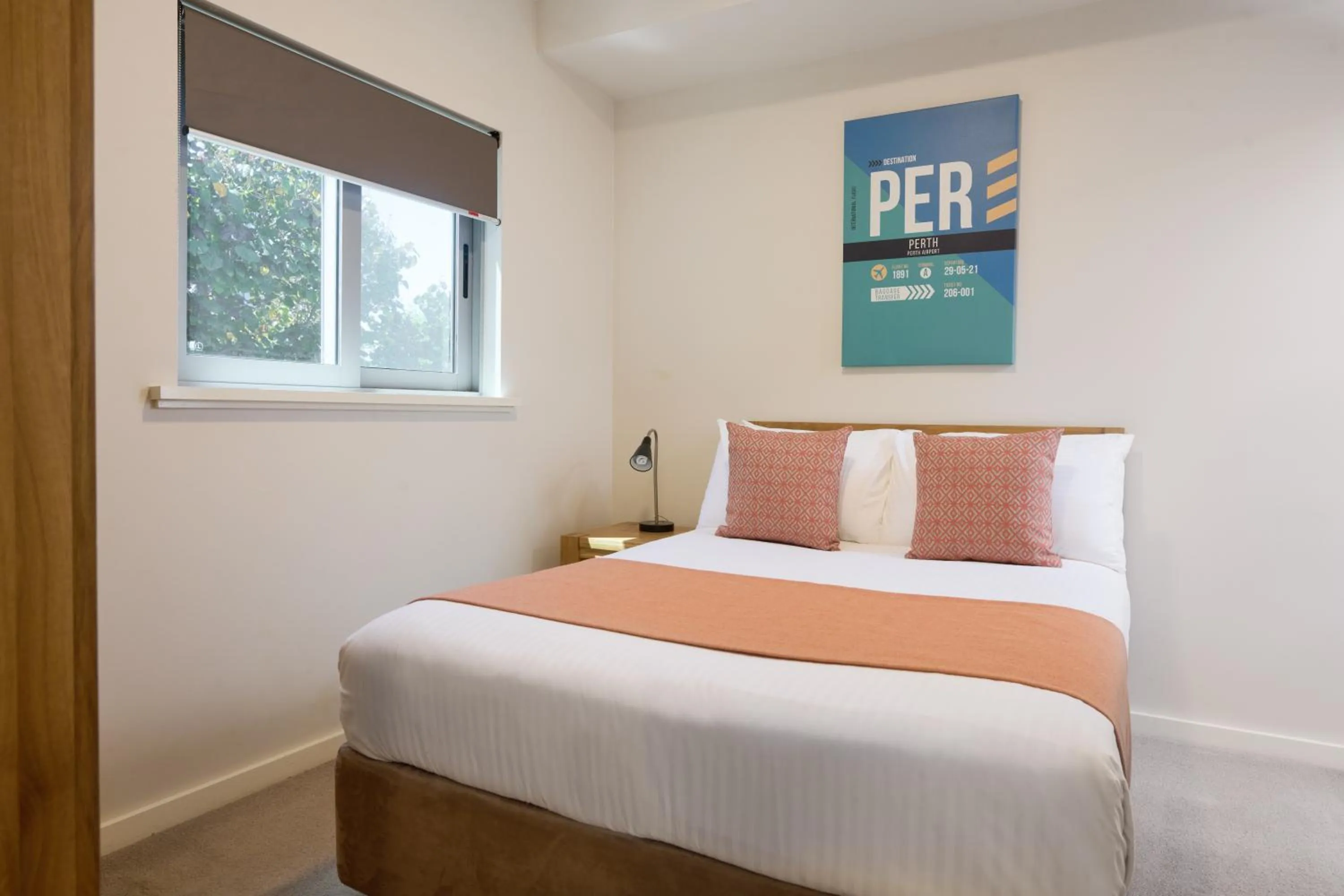 Bed in Airport Apartments by Vetroblu