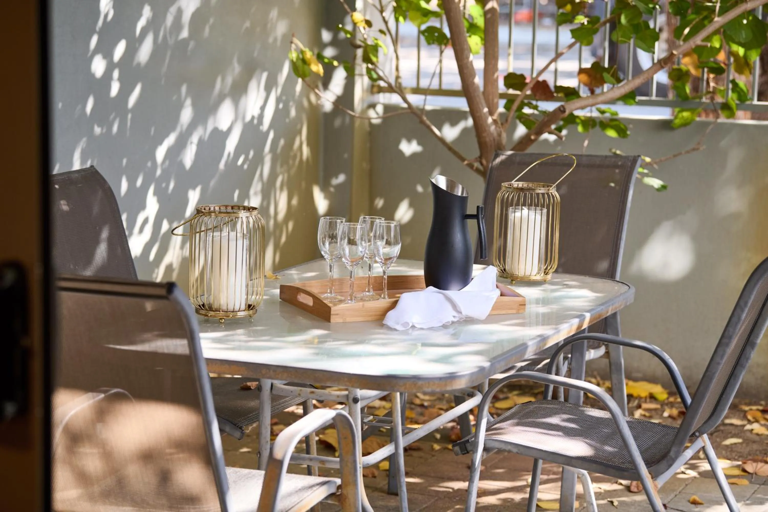 Balcony/Terrace in Airport Apartments by Vetroblu