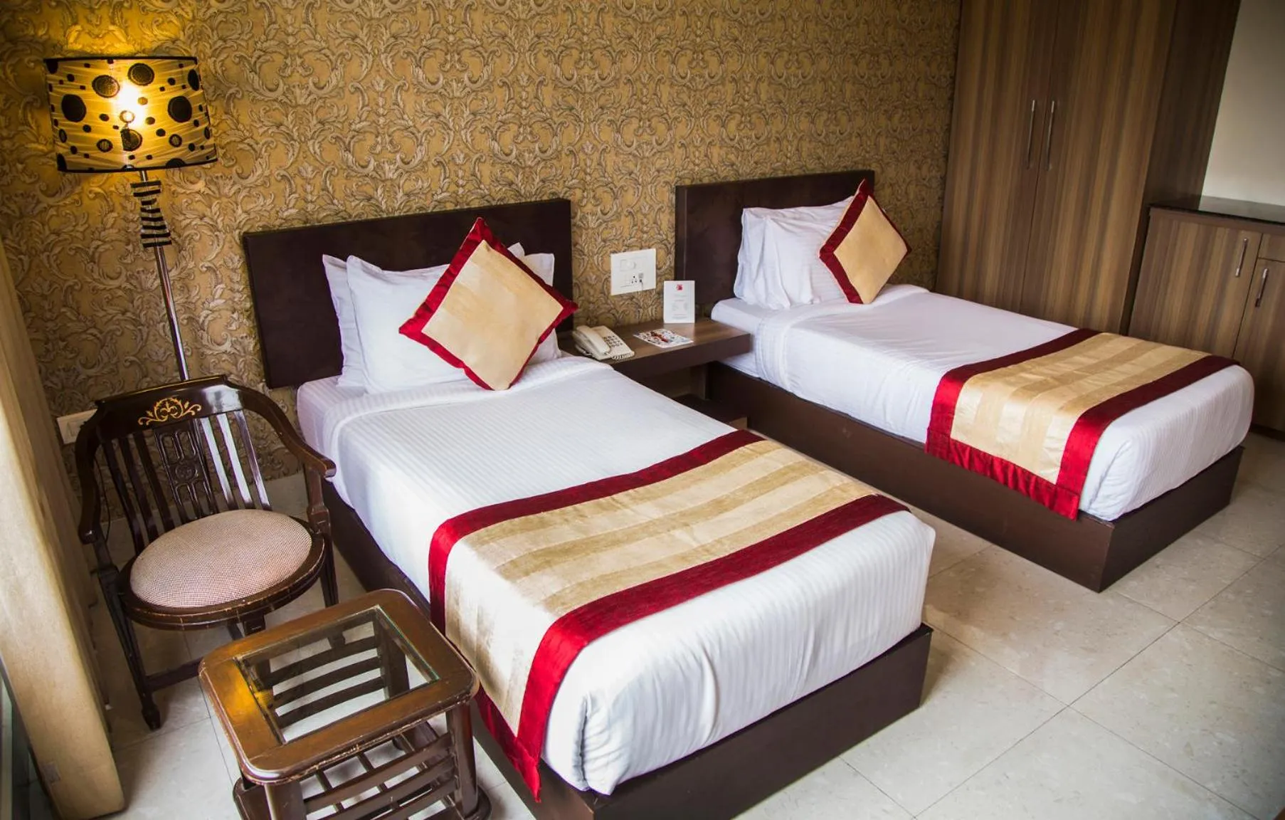 Photo of the whole room in Gold Stone Comfort