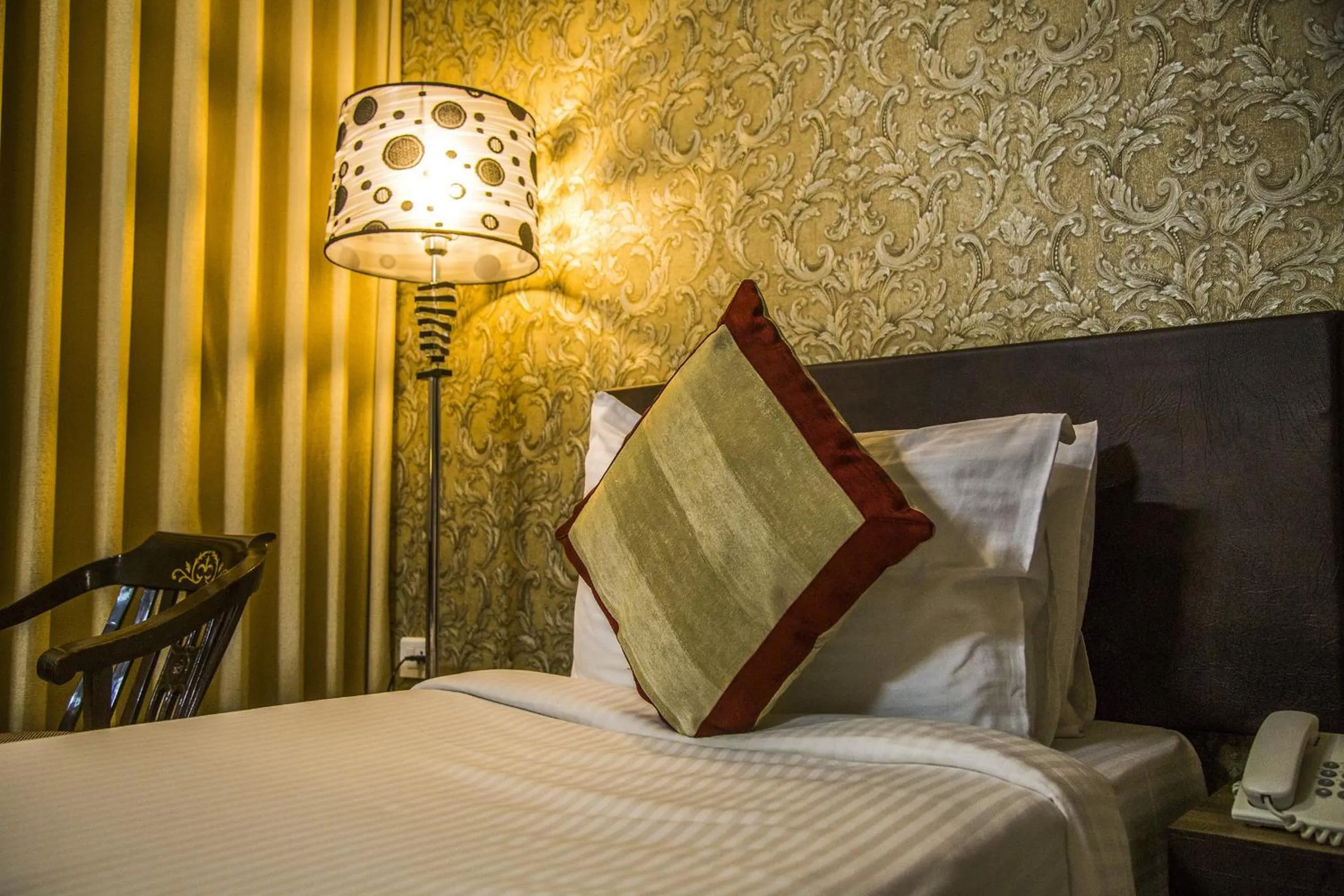 Photo of the whole room in Gold Stone Comfort