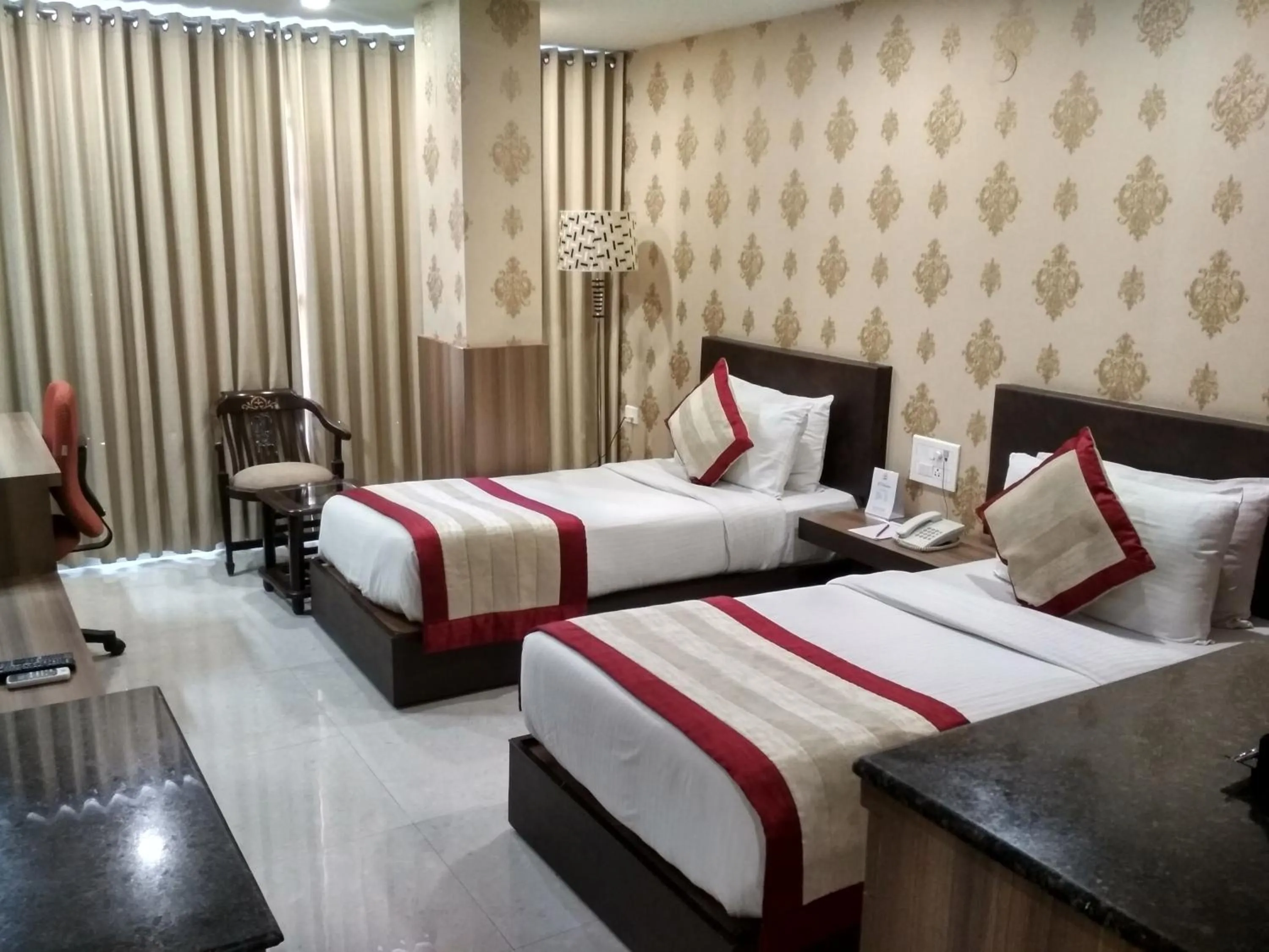 Photo of the whole room in Gold Stone Comfort