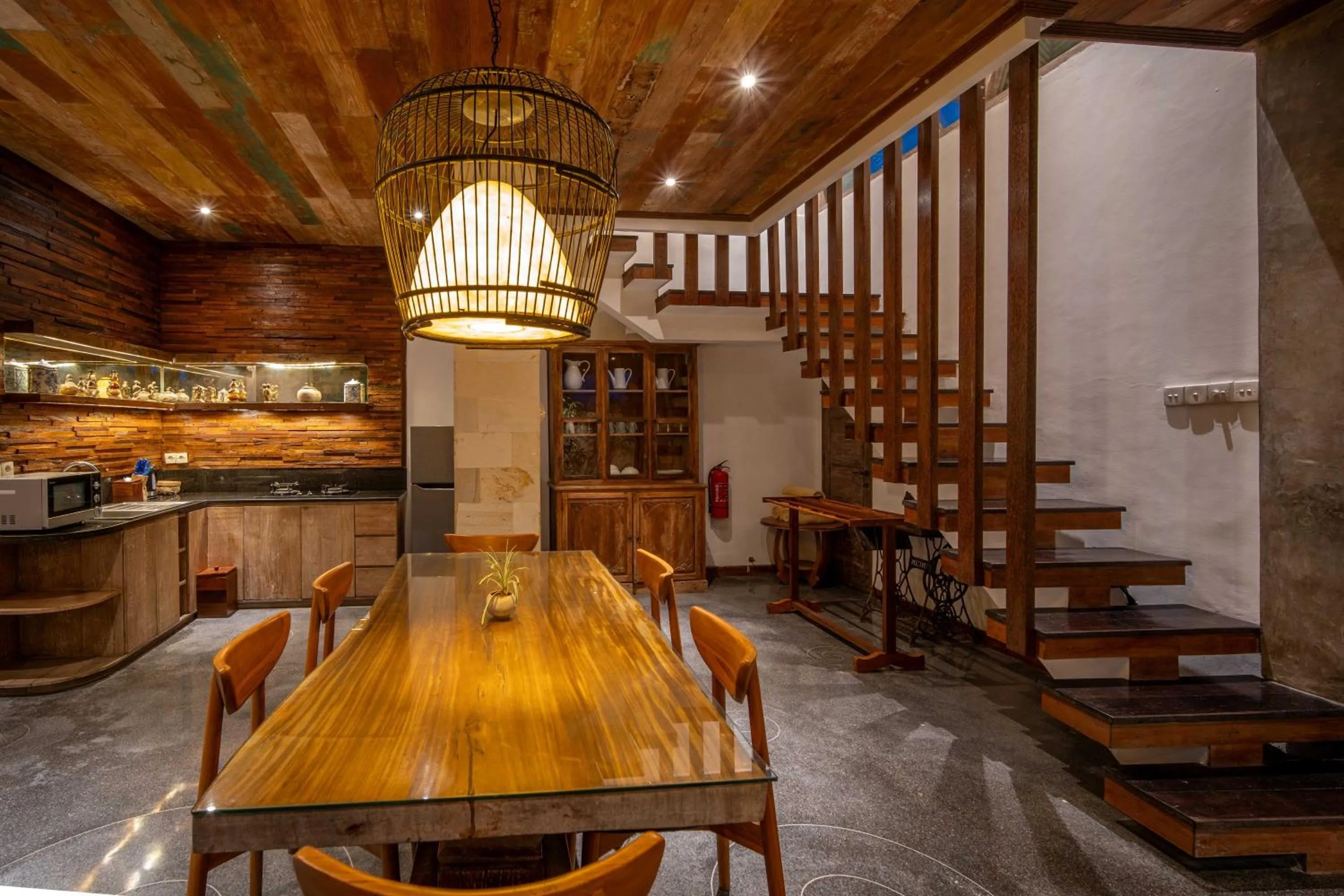 Dining area in Aryaswara Villa Ubud