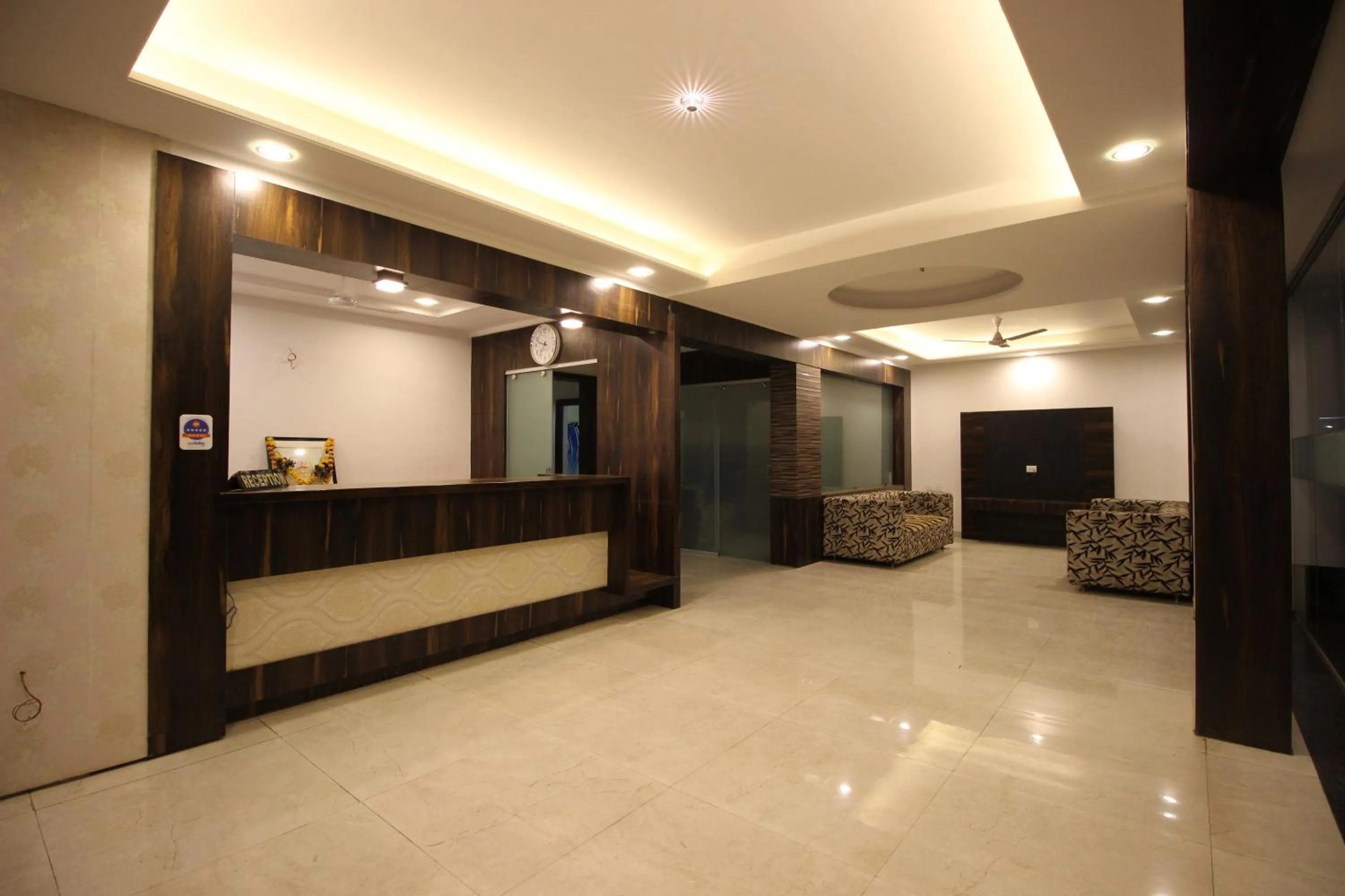 Lobby or reception in Hotel Yog Palace Newly Renovated