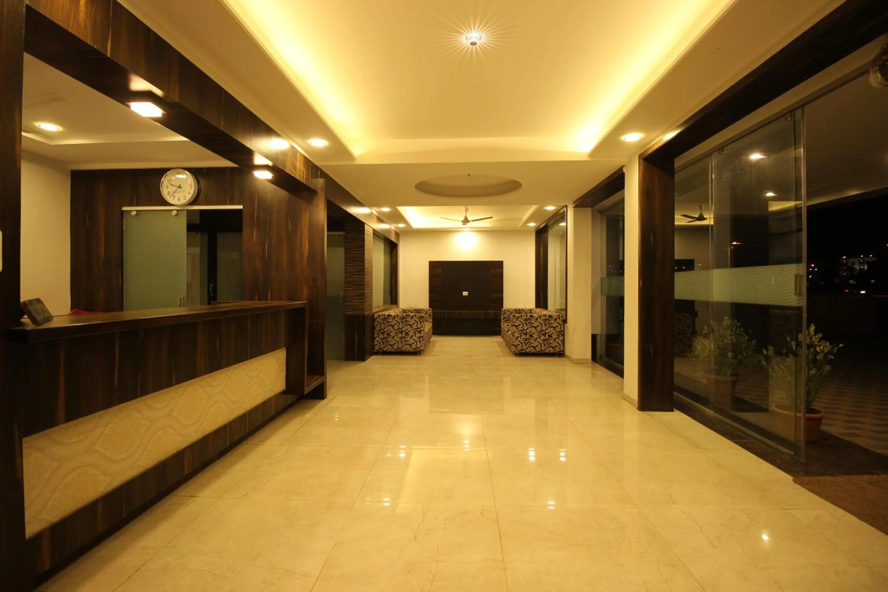 Lobby or reception in Hotel Yog Palace Newly Renovated