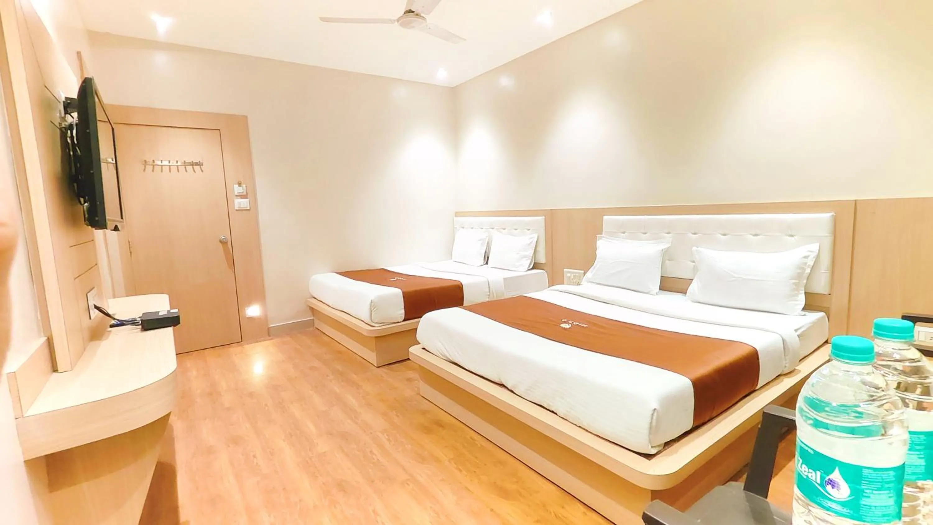 Bedroom, Bed in Hotel Yog Palace Newly Renovated