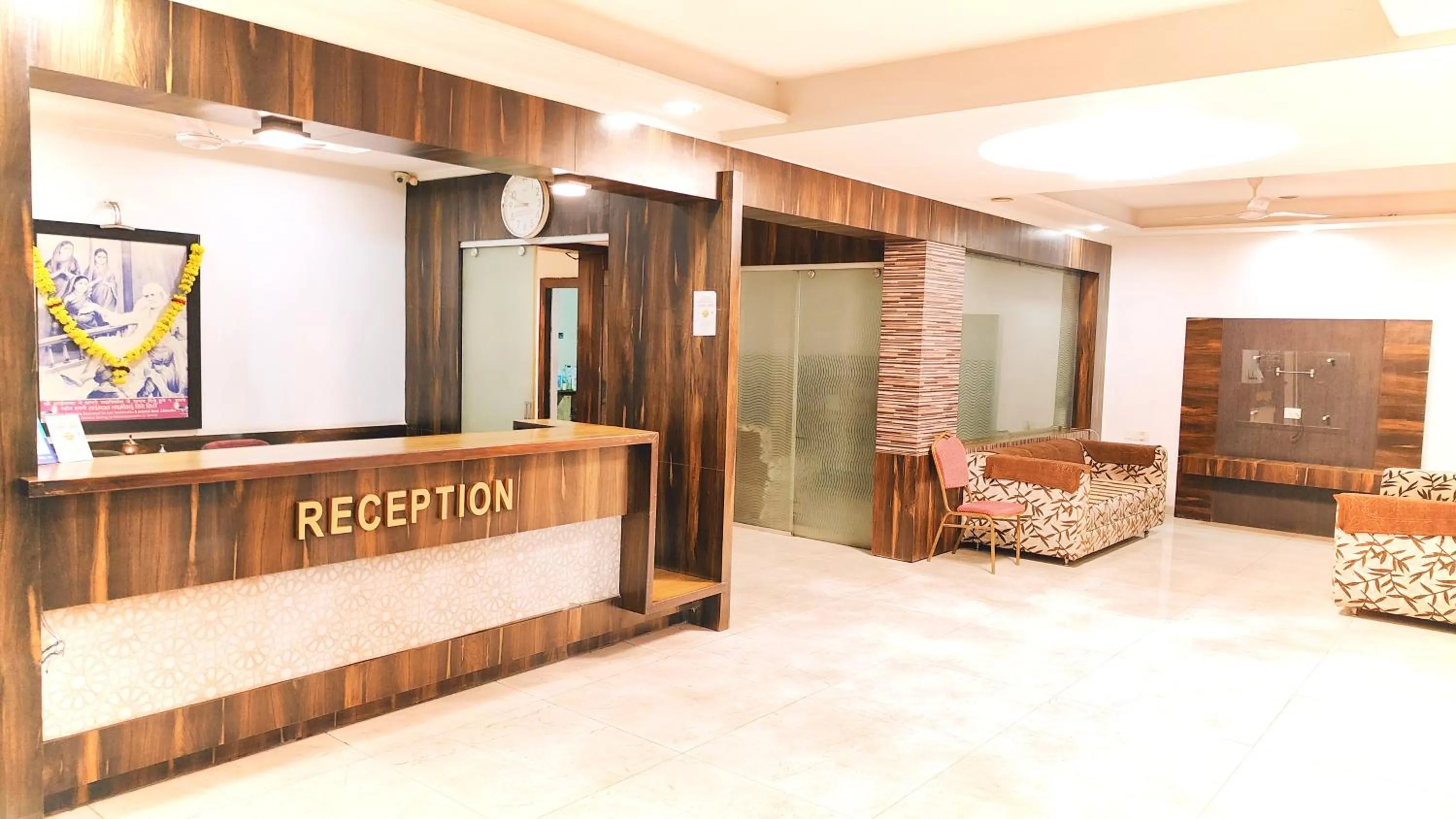 Lobby or reception in Hotel Yog Palace Newly Renovated