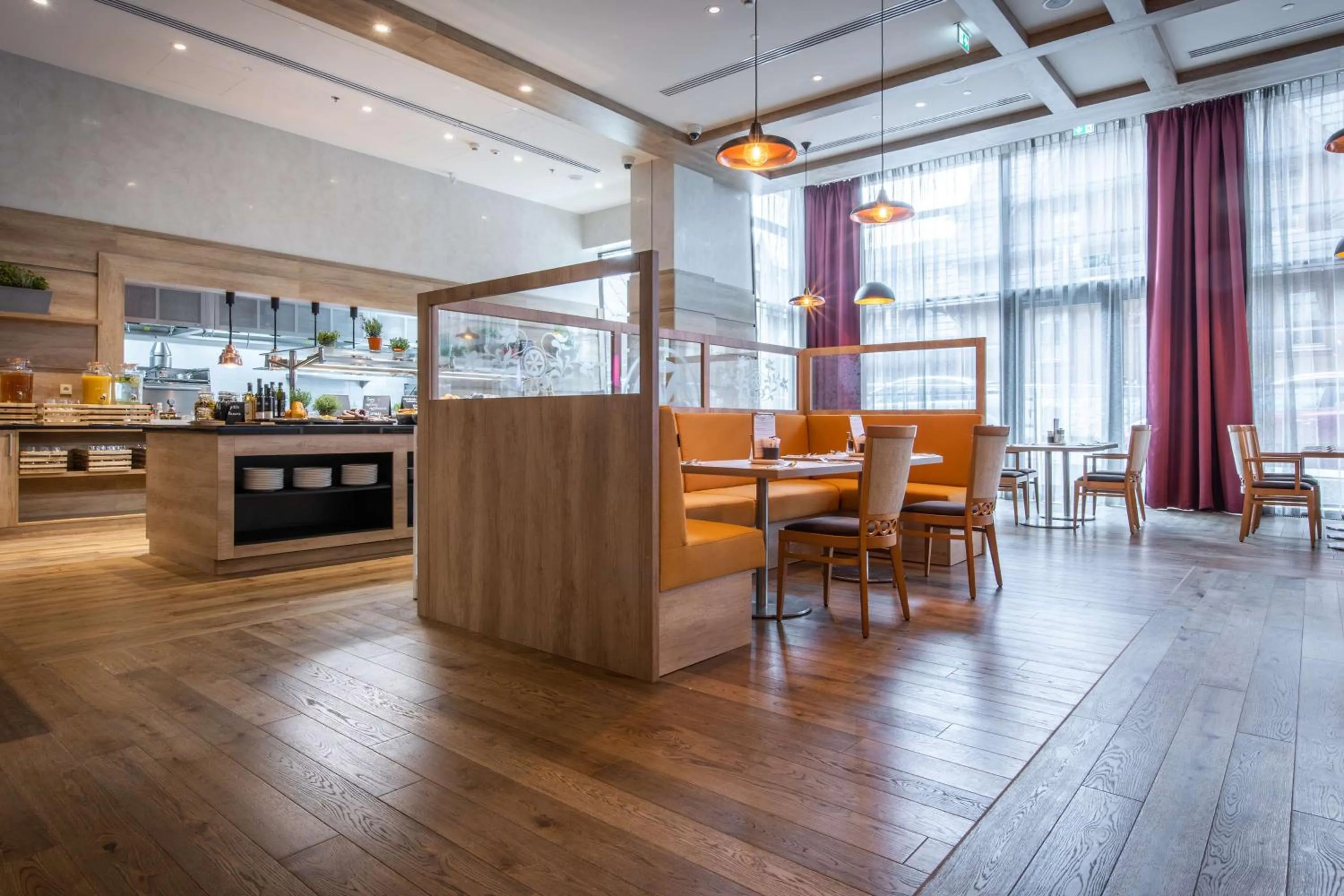 Restaurant/places to eat in Radisson Blu Hotel & Residences