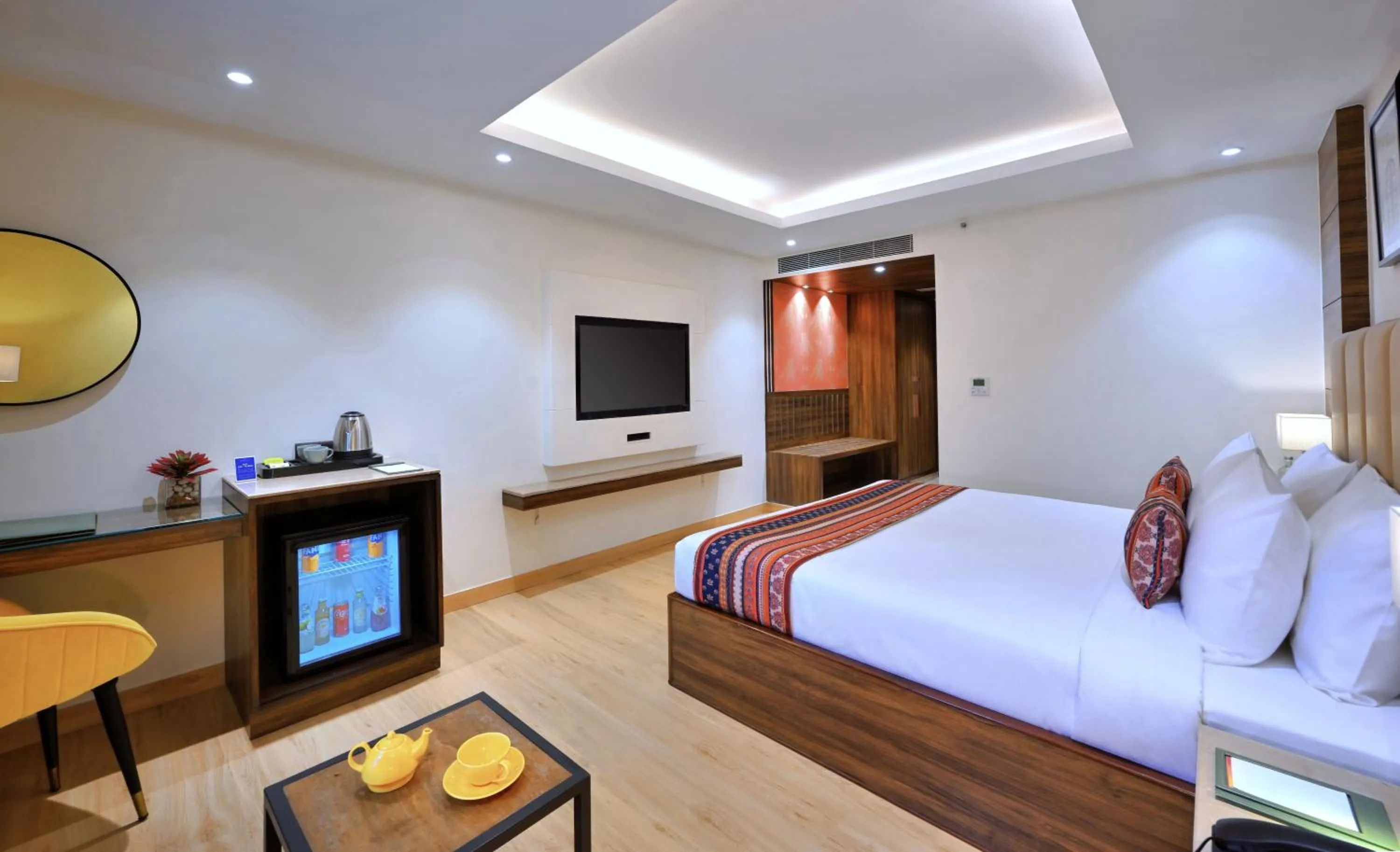 Bedroom, Bed in Hotel Royale Regent